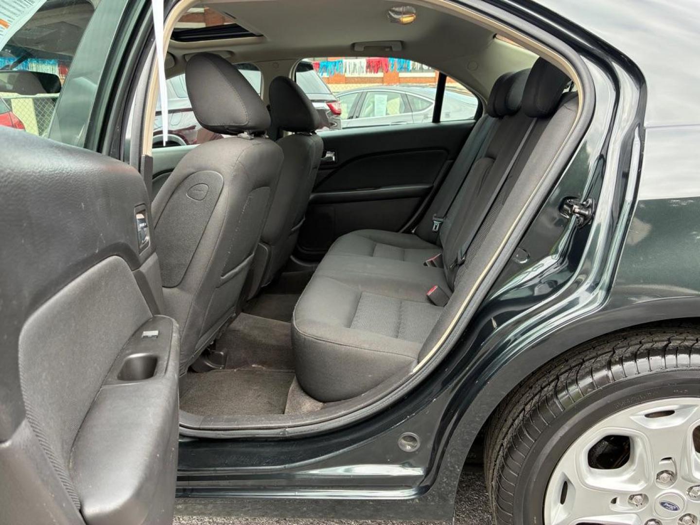 2010 GREEN FORD FUSION SE (3FAHP0HA6AR) with an 2.5L engine, Automatic transmission, located at 117 North Cameron Street, Harrisburg, PA, 17101, (717) 963-8962, 40.266762, -76.875259 - WE FINANCE!!! MOST vehicles are available for financing. Good Credit/ Challenged Credit/ No Credit - ALL Trade-Ins Welcomed!!! APPLY ONLINE or CALL us TODAY Please call us to discuss your cash and/or financing options. Thanks for checking our inventory! We're here to help.- Photo#11
