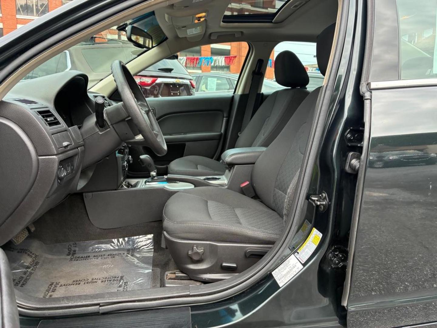2010 GREEN FORD FUSION SE (3FAHP0HA6AR) with an 2.5L engine, Automatic transmission, located at 117 North Cameron Street, Harrisburg, PA, 17101, (717) 963-8962, 40.266762, -76.875259 - WE FINANCE!!! MOST vehicles are available for financing. Good Credit/ Challenged Credit/ No Credit - ALL Trade-Ins Welcomed!!! APPLY ONLINE or CALL us TODAY Please call us to discuss your cash and/or financing options. Thanks for checking our inventory! We're here to help.- Photo#13