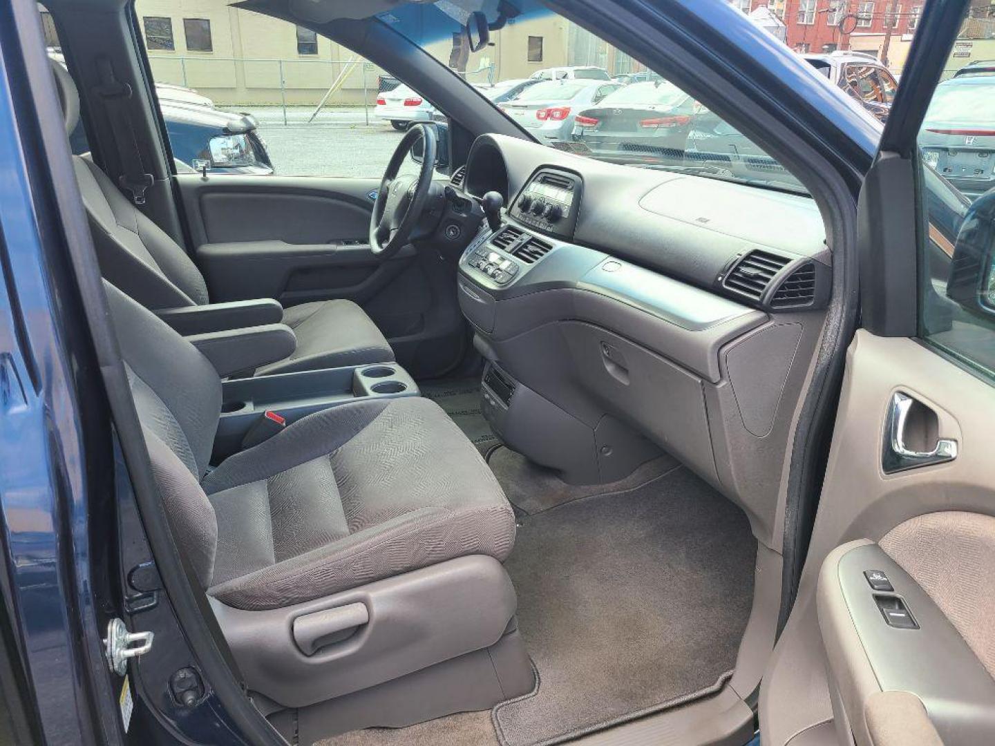 2010 BLUE HONDA ODYSSEY EX (5FNRL3H55AB) with an 3.5L engine, Automatic transmission, located at 117 North Cameron Street, Harrisburg, PA, 17101, (717) 963-8962, 40.266762, -76.875259 - WE FINANCE!!! Good Credit/ Bad Credit/ No Credit - ALL Trade-Ins Welcomed!!! ***Guaranteed Credit Approval*** APPLY ONLINE or CALL us TODAY ;) Internet Prices and Marketplace Prices are SPECIAL discounted ***CASH DEALS*** Retail Prices are higher. Please call us to discuss your cash and finan - Photo#8