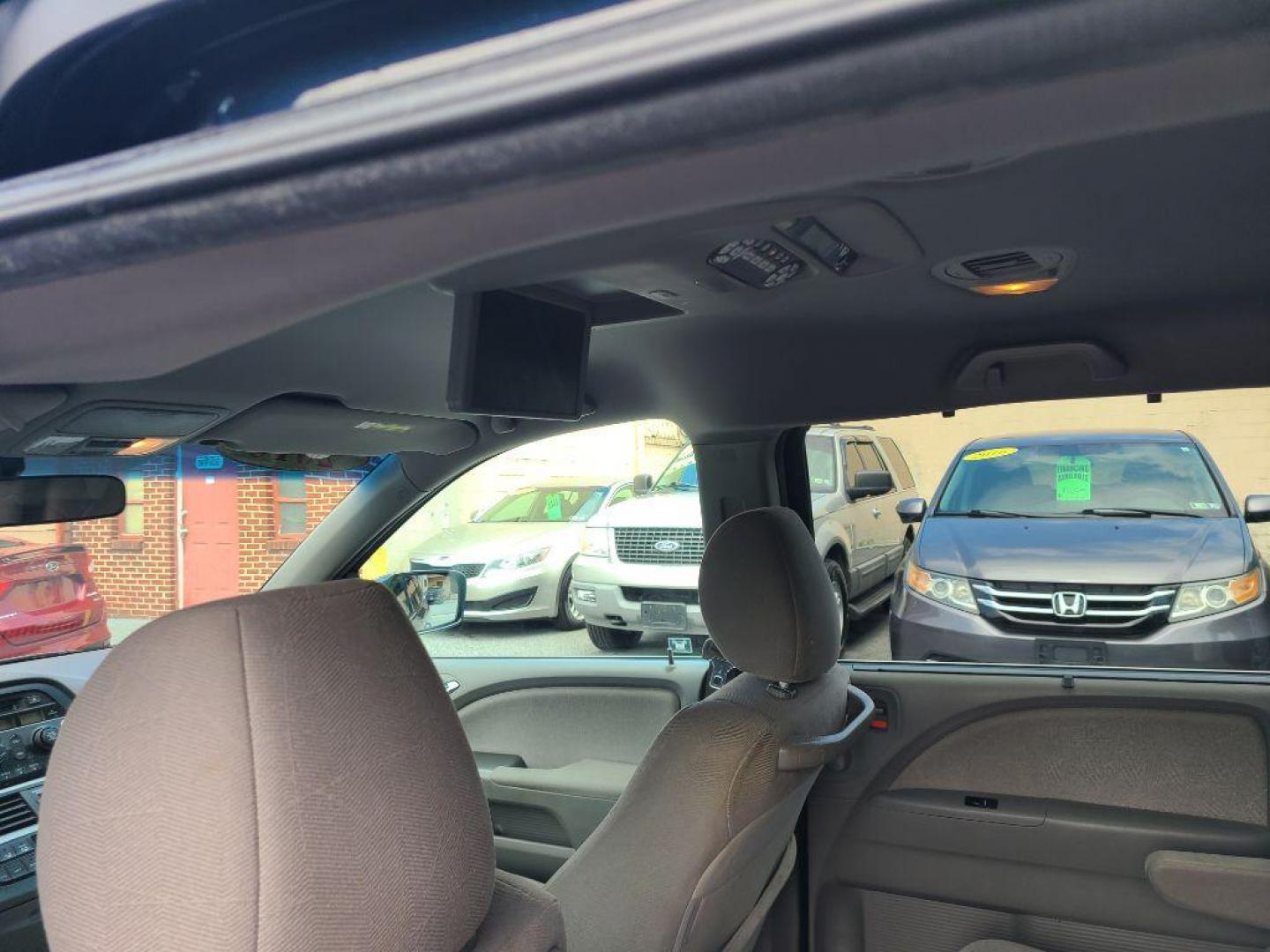 2010 BLUE HONDA ODYSSEY EX (5FNRL3H55AB) with an 3.5L engine, Automatic transmission, located at 117 North Cameron Street, Harrisburg, PA, 17101, (717) 963-8962, 40.266762, -76.875259 - WE FINANCE!!! Good Credit/ Bad Credit/ No Credit - ALL Trade-Ins Welcomed!!! ***Guaranteed Credit Approval*** APPLY ONLINE or CALL us TODAY ;) Internet Prices and Marketplace Prices are SPECIAL discounted ***CASH DEALS*** Retail Prices are higher. Please call us to discuss your cash and finan - Photo#14