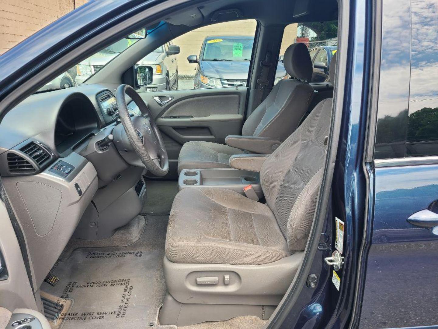 2010 BLUE HONDA ODYSSEY EX (5FNRL3H55AB) with an 3.5L engine, Automatic transmission, located at 117 North Cameron Street, Harrisburg, PA, 17101, (717) 963-8962, 40.266762, -76.875259 - WE FINANCE!!! Good Credit/ Bad Credit/ No Credit - ALL Trade-Ins Welcomed!!! ***Guaranteed Credit Approval*** APPLY ONLINE or CALL us TODAY ;) Internet Prices and Marketplace Prices are SPECIAL discounted ***CASH DEALS*** Retail Prices are higher. Please call us to discuss your cash and finan - Photo#16