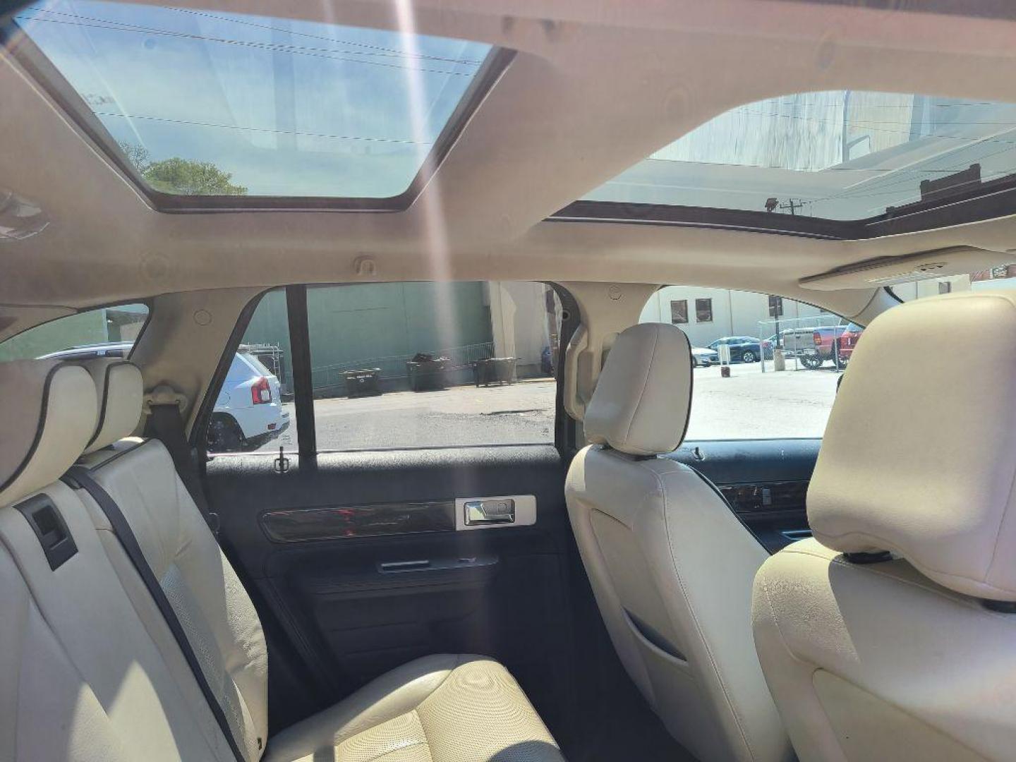 2010 SILVER LINCOLN MKX BASE (2LMDJ8JC3AB) with an 3.5L engine, Automatic transmission, located at 117 North Cameron Street, Harrisburg, PA, 17101, (717) 963-8962, 40.266762, -76.875259 - WE FINANCE!!! Good Credit/ Bad Credit/ No Credit - ALL Trade-Ins Welcomed!!! ***Guaranteed Credit Approval*** APPLY ONLINE or CALL us TODAY ;) Internet Prices and Marketplace Prices are SPECIAL discounted ***CASH DEALS*** Retail Prices are higher. Please call us to discuss your cash and finan - Photo#13