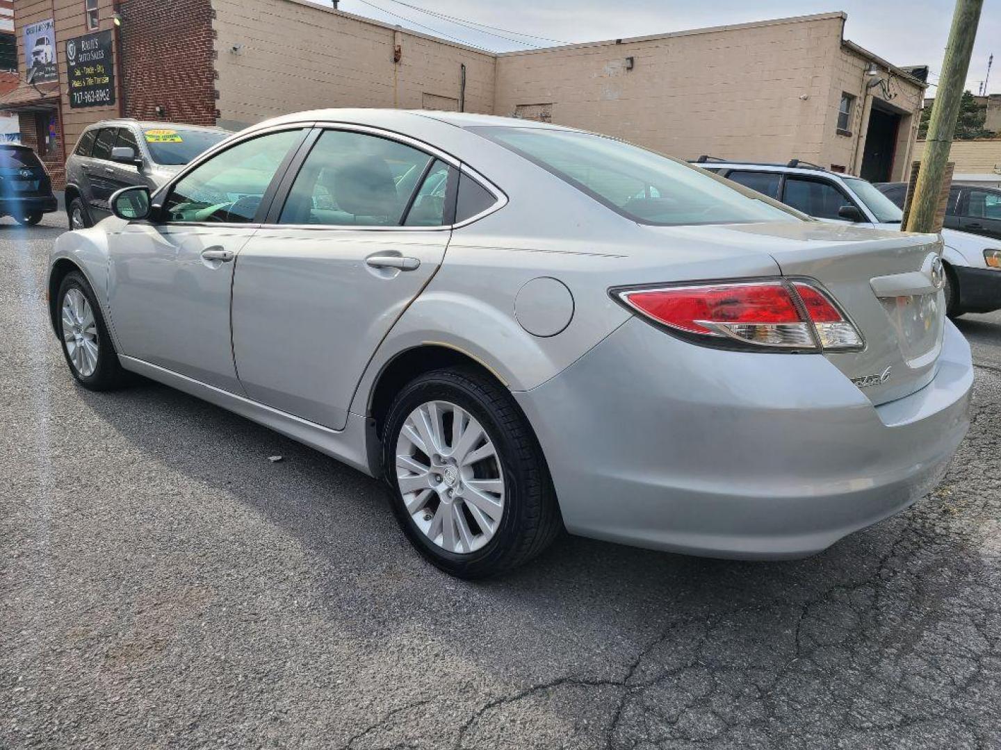 2010 SILVER MAZDA 6 I (1YVHZ8CH1A5) with an 2.5L engine, Automatic transmission, located at 117 North Cameron Street, Harrisburg, PA, 17101, (717) 963-8962, 40.266762, -76.875259 - WE FINANCE!!! Good Credit/ Bad Credit/ No Credit - ALL Trade-Ins Welcomed!!! ***Guaranteed Credit Approval*** APPLY ONLINE or CALL us TODAY ;) Internet Prices and Marketplace Prices are SPECIAL discounted ***CASH DEALS*** Retail Prices are higher. Please call us to discuss your cash and finan - Photo#3