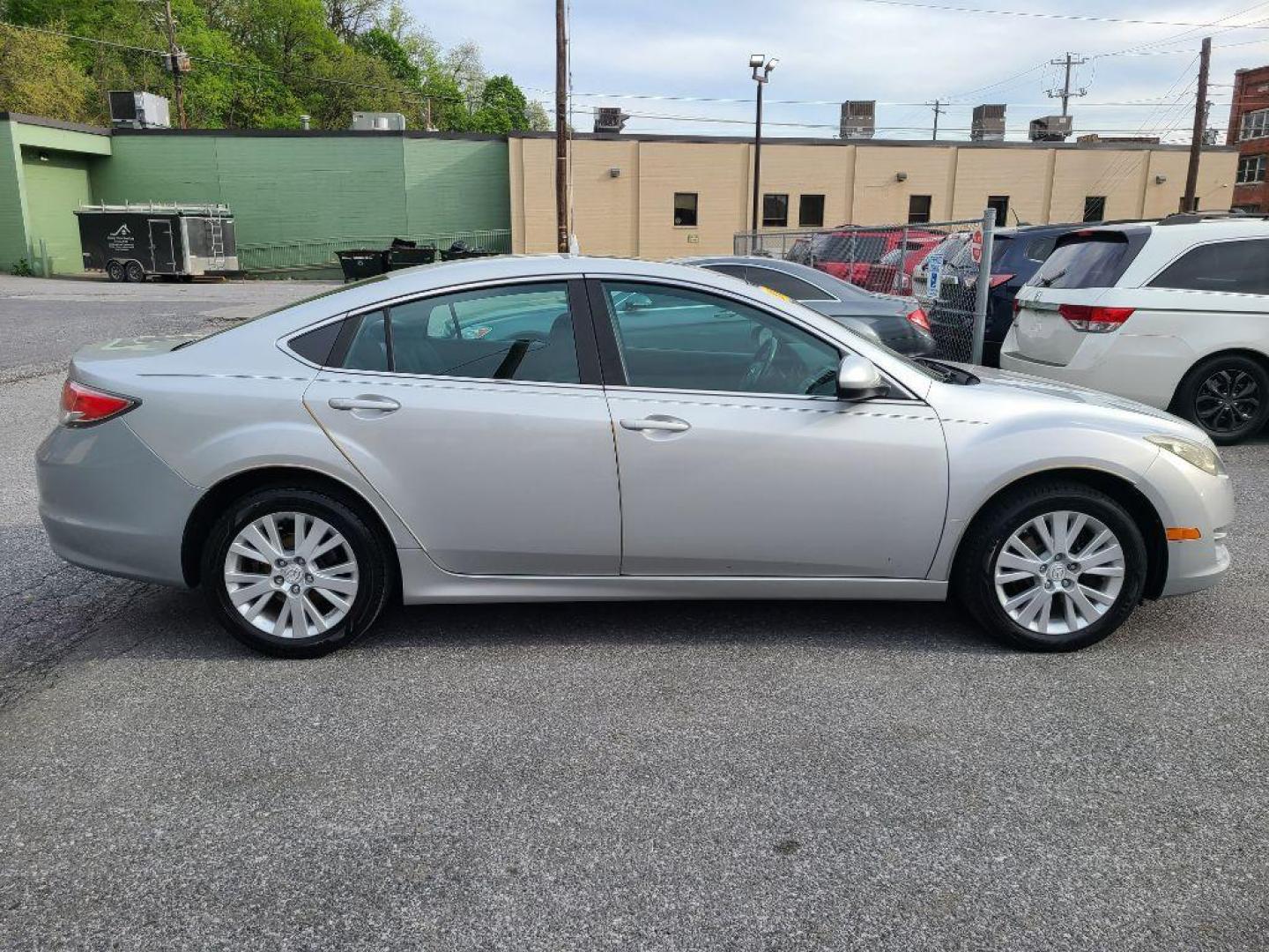 2010 SILVER MAZDA 6 I (1YVHZ8CH1A5) with an 2.5L engine, Automatic transmission, located at 117 North Cameron Street, Harrisburg, PA, 17101, (717) 963-8962, 40.266762, -76.875259 - WE FINANCE!!! Good Credit/ Bad Credit/ No Credit - ALL Trade-Ins Welcomed!!! ***Guaranteed Credit Approval*** APPLY ONLINE or CALL us TODAY ;) Internet Prices and Marketplace Prices are SPECIAL discounted ***CASH DEALS*** Retail Prices are higher. Please call us to discuss your cash and finan - Photo#7