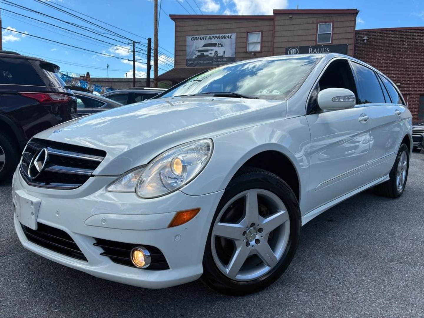 2010 WHITE MERCEDES-BENZ R-CLASS R350 4MATIC (4JGCB6FE0AA) with an 3.5L engine, Automatic transmission, located at 117 North Cameron Street, Harrisburg, PA, 17101, (717) 963-8962, 40.266762, -76.875259 - WE FINANCE!!! MOST vehicles are available for financing. Good Credit/ Challenged Credit/ No Credit - ALL Trade-Ins Welcomed!!! APPLY ONLINE or CALL us TODAY Please call us to discuss your cash and/or financing options. Thanks for checking our inventory! We're here to help.- Photo#0
