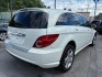 2010 WHITE MERCEDES-BENZ R-CLASS R350 4MATIC (4JGCB6FE0AA) with an 3.5L engine, Automatic transmission, located at 117 North Cameron Street, Harrisburg, PA, 17101, (717) 963-8962, 40.266762, -76.875259 - WE FINANCE!!! MOST vehicles are available for financing. Good Credit/ Challenged Credit/ No Credit - ALL Trade-Ins Welcomed!!! APPLY ONLINE or CALL us TODAY Please call us to discuss your cash and/or financing options. Thanks for checking our inventory! We're here to help.- Photo#4