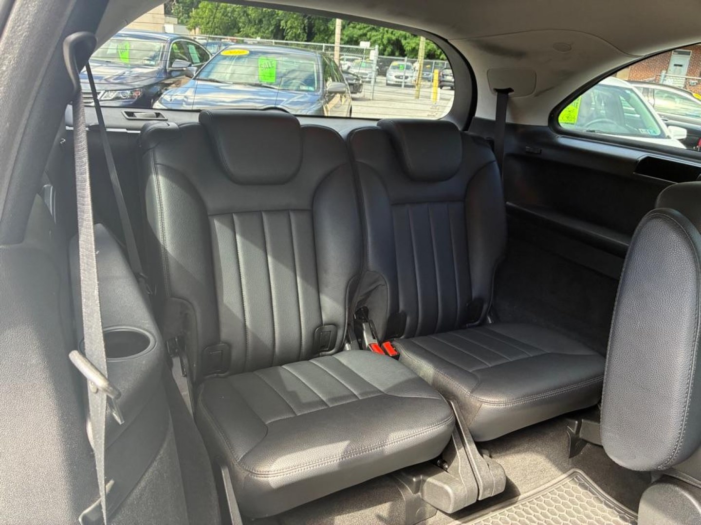 2010 WHITE MERCEDES-BENZ R-CLASS R350 4MATIC (4JGCB6FE0AA) with an 3.5L engine, Automatic transmission, located at 117 North Cameron Street, Harrisburg, PA, 17101, (717) 963-8962, 40.266762, -76.875259 - WE FINANCE!!! MOST vehicles are available for financing. Good Credit/ Challenged Credit/ No Credit - ALL Trade-Ins Welcomed!!! APPLY ONLINE or CALL us TODAY Please call us to discuss your cash and/or financing options. Thanks for checking our inventory! We're here to help.- Photo#10