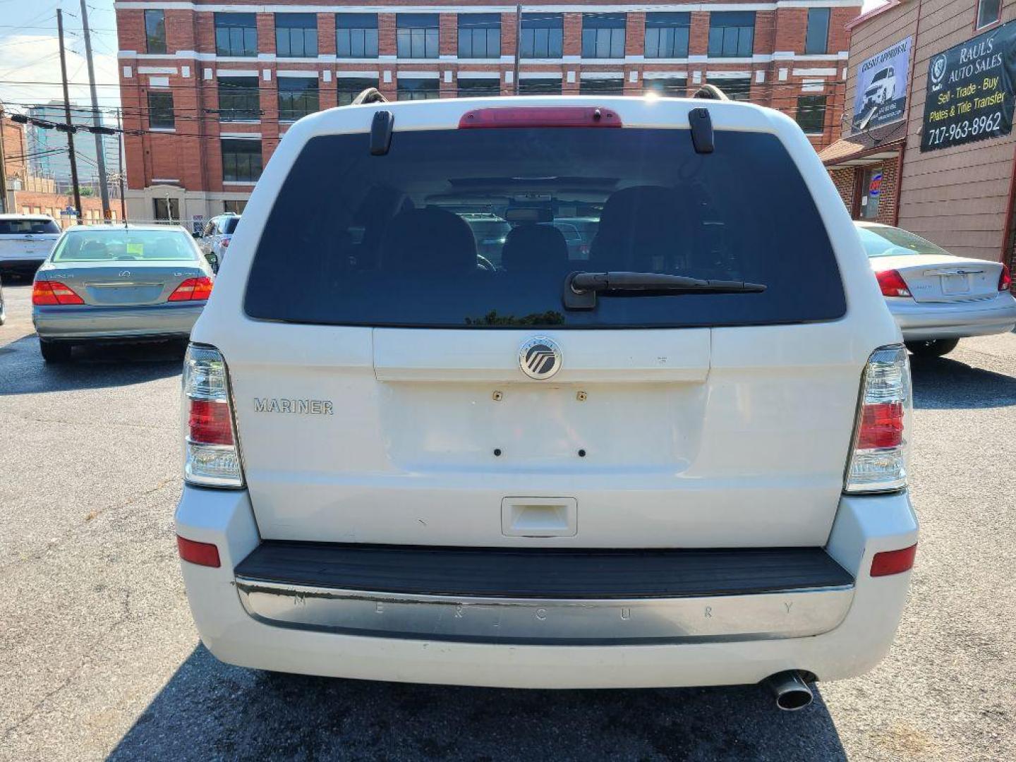 2010 WHITE MERCURY MARINER SUV (4M2CN8B7XAK) with an 2.5L engine, Automatic transmission, located at 117 North Cameron Street, Harrisburg, PA, 17101, (717) 963-8962, 40.266762, -76.875259 - WE FINANCE!!! Good Credit/ Bad Credit/ No Credit - ALL Trade-Ins Welcomed!!! ***Guaranteed Credit Approval*** APPLY ONLINE or CALL us TODAY ;) Internet Prices and Marketplace Prices are SPECIAL discounted ***CASH DEALS*** Retail Prices are higher. Please call us to discuss your cash and finan - Photo#3