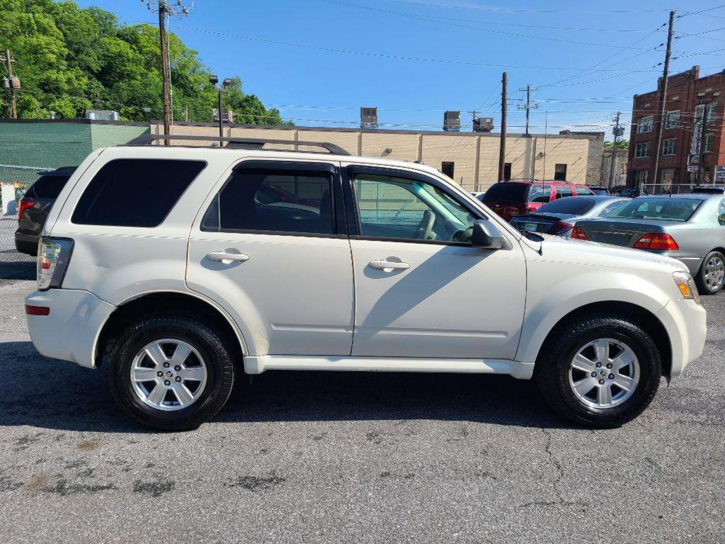 2010 WHITE MERCURY MARINER SUV (4M2CN8B7XAK) with an 2.5L engine, Automatic transmission, located at 117 North Cameron Street, Harrisburg, PA, 17101, (717) 963-8962, 40.266762, -76.875259 - WE FINANCE!!! Good Credit/ Bad Credit/ No Credit - ALL Trade-Ins Welcomed!!! ***Guaranteed Credit Approval*** APPLY ONLINE or CALL us TODAY ;) Internet Prices and Marketplace Prices are SPECIAL discounted ***CASH DEALS*** Retail Prices are higher. Please call us to discuss your cash and finan - Photo#5