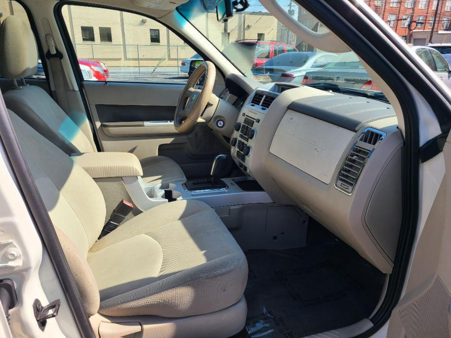 2010 WHITE MERCURY MARINER SUV (4M2CN8B7XAK) with an 2.5L engine, Automatic transmission, located at 117 North Cameron Street, Harrisburg, PA, 17101, (717) 963-8962, 40.266762, -76.875259 - WE FINANCE!!! Good Credit/ Bad Credit/ No Credit - ALL Trade-Ins Welcomed!!! ***Guaranteed Credit Approval*** APPLY ONLINE or CALL us TODAY ;) Internet Prices and Marketplace Prices are SPECIAL discounted ***CASH DEALS*** Retail Prices are higher. Please call us to discuss your cash and finan - Photo#8