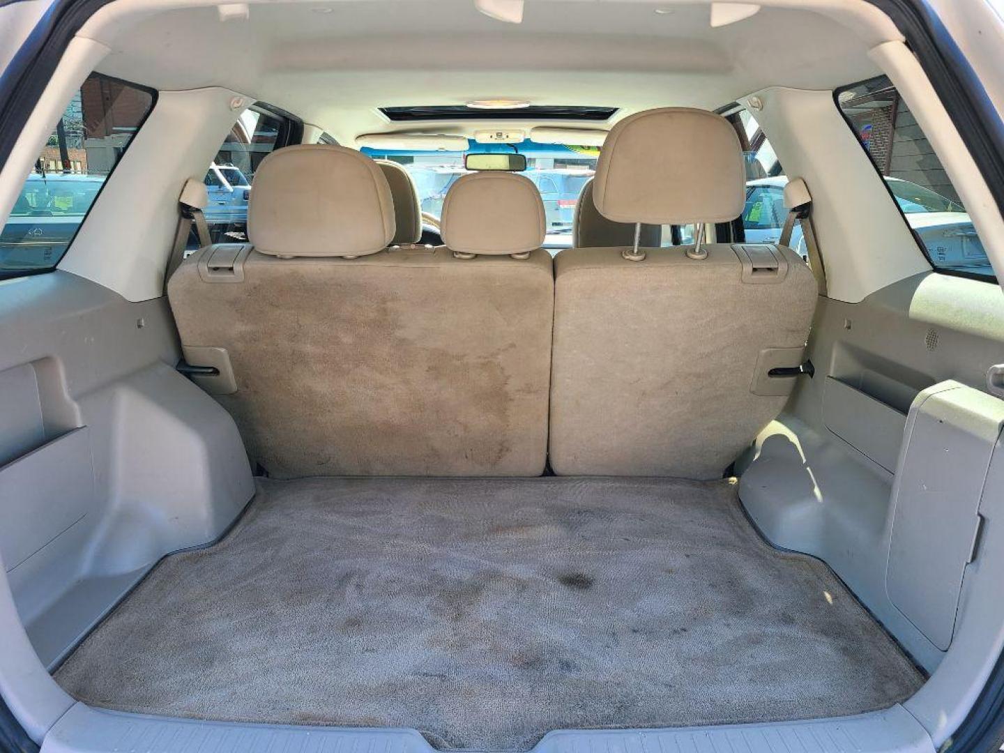 2010 WHITE MERCURY MARINER SUV (4M2CN8B7XAK) with an 2.5L engine, Automatic transmission, located at 117 North Cameron Street, Harrisburg, PA, 17101, (717) 963-8962, 40.266762, -76.875259 - WE FINANCE!!! Good Credit/ Bad Credit/ No Credit - ALL Trade-Ins Welcomed!!! ***Guaranteed Credit Approval*** APPLY ONLINE or CALL us TODAY ;) Internet Prices and Marketplace Prices are SPECIAL discounted ***CASH DEALS*** Retail Prices are higher. Please call us to discuss your cash and finan - Photo#11