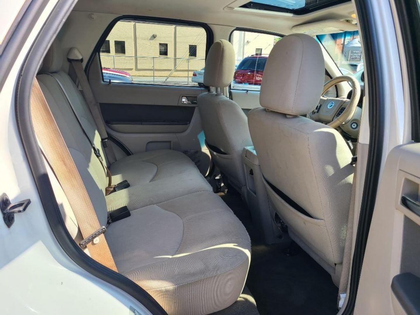 2010 WHITE MERCURY MARINER SUV (4M2CN8B7XAK) with an 2.5L engine, Automatic transmission, located at 117 North Cameron Street, Harrisburg, PA, 17101, (717) 963-8962, 40.266762, -76.875259 - WE FINANCE!!! Good Credit/ Bad Credit/ No Credit - ALL Trade-Ins Welcomed!!! ***Guaranteed Credit Approval*** APPLY ONLINE or CALL us TODAY ;) Internet Prices and Marketplace Prices are SPECIAL discounted ***CASH DEALS*** Retail Prices are higher. Please call us to discuss your cash and finan - Photo#12
