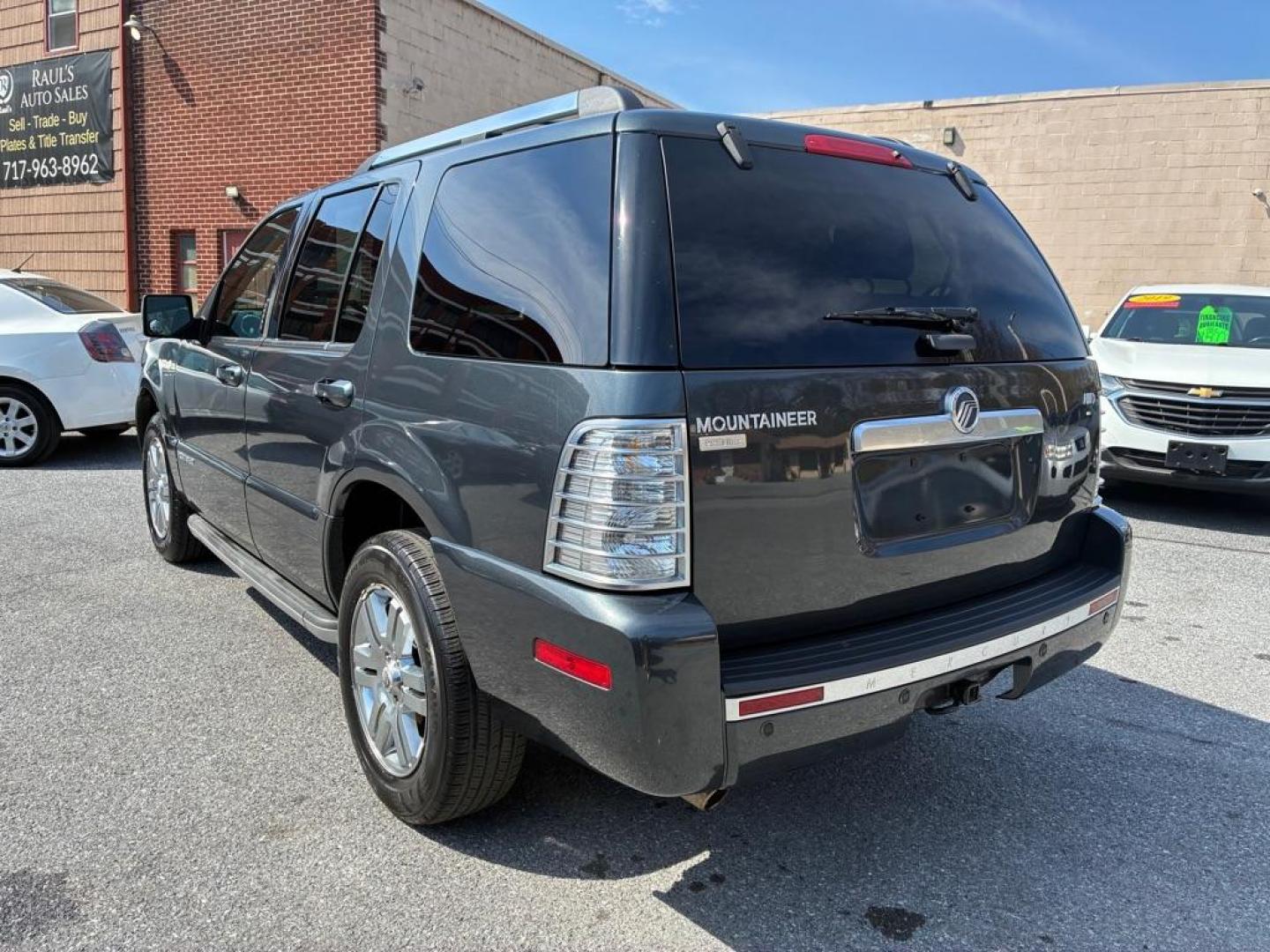 2010 GRAY MERCURY MOUNTAINEER PREMIER (4M2EN4JE6AU) with an 4.0L engine, Automatic transmission, located at 117 North Cameron Street, Harrisburg, PA, 17101, (717) 963-8962, 40.266762, -76.875259 - WE FINANCE!!! Good Credit/ Challenged Credit/ No Credit - ALL Trade-Ins Welcomed!!! APPLY ONLINE or CALL us TODAY ;) Please call us to discuss your cash and/or financing options. - Photo#2