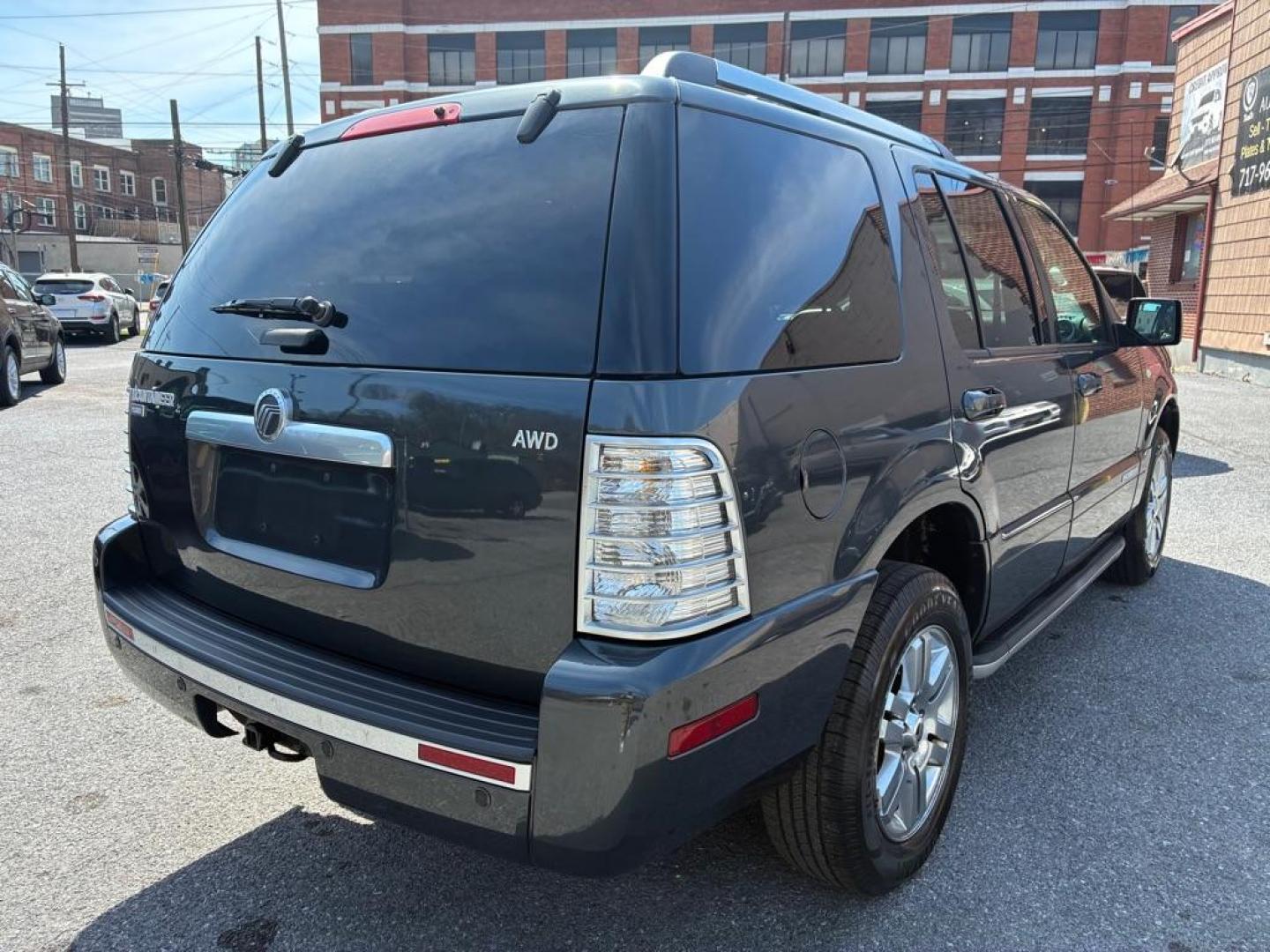 2010 GRAY MERCURY MOUNTAINEER PREMIER (4M2EN4JE6AU) with an 4.0L engine, Automatic transmission, located at 117 North Cameron Street, Harrisburg, PA, 17101, (717) 963-8962, 40.266762, -76.875259 - WE FINANCE!!! Good Credit/ Challenged Credit/ No Credit - ALL Trade-Ins Welcomed!!! APPLY ONLINE or CALL us TODAY ;) Please call us to discuss your cash and/or financing options. - Photo#4