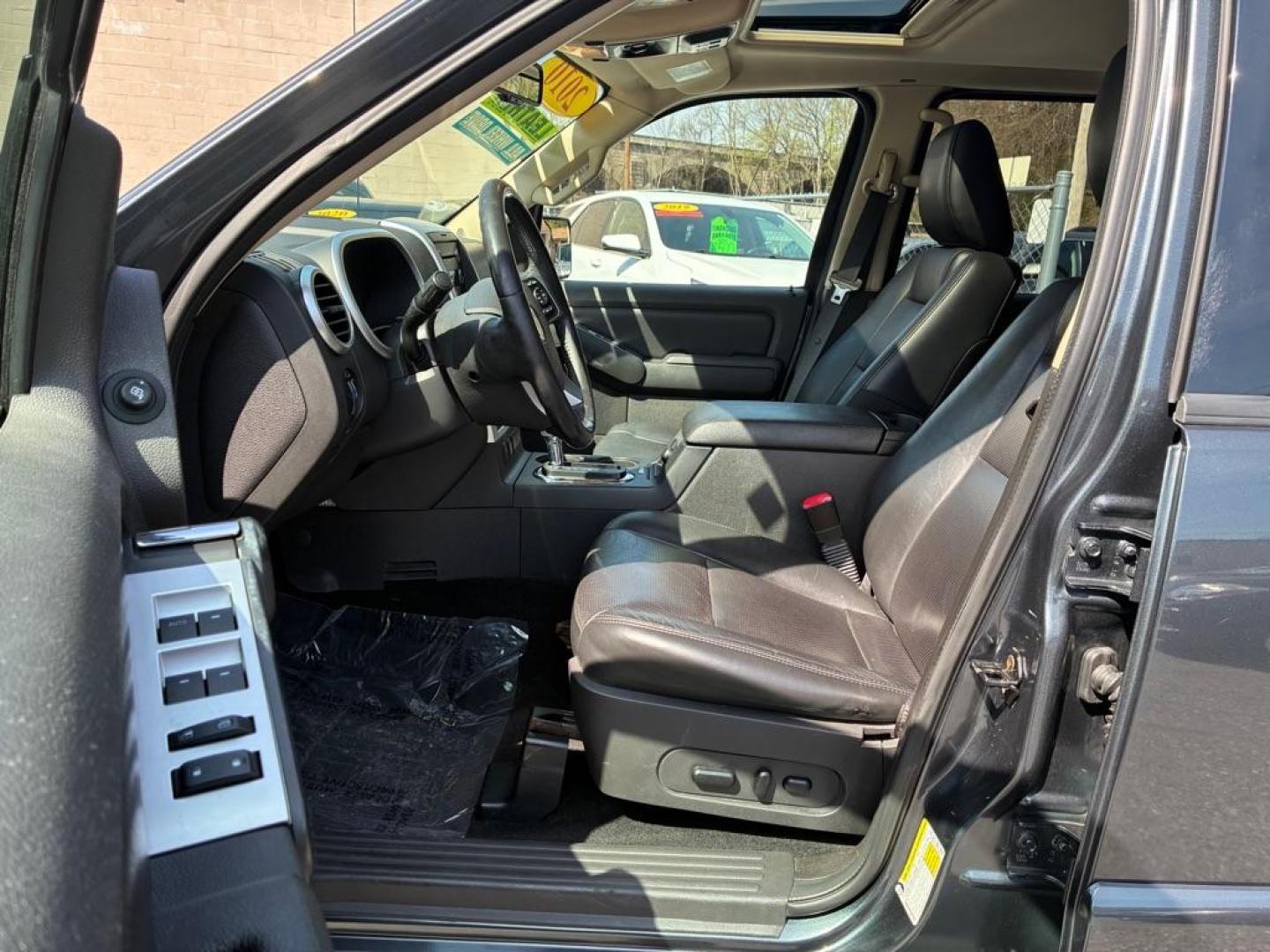 2010 GRAY MERCURY MOUNTAINEER PREMIER (4M2EN4JE6AU) with an 4.0L engine, Automatic transmission, located at 117 North Cameron Street, Harrisburg, PA, 17101, (717) 963-8962, 40.266762, -76.875259 - WE FINANCE!!! Good Credit/ Challenged Credit/ No Credit - ALL Trade-Ins Welcomed!!! APPLY ONLINE or CALL us TODAY ;) Please call us to discuss your cash and/or financing options. - Photo#13