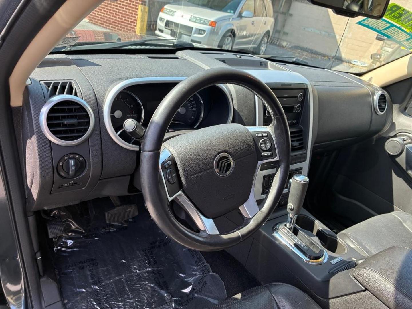 2010 GRAY MERCURY MOUNTAINEER PREMIER (4M2EN4JE6AU) with an 4.0L engine, Automatic transmission, located at 117 North Cameron Street, Harrisburg, PA, 17101, (717) 963-8962, 40.266762, -76.875259 - WE FINANCE!!! Good Credit/ Challenged Credit/ No Credit - ALL Trade-Ins Welcomed!!! APPLY ONLINE or CALL us TODAY ;) Please call us to discuss your cash and/or financing options. - Photo#14