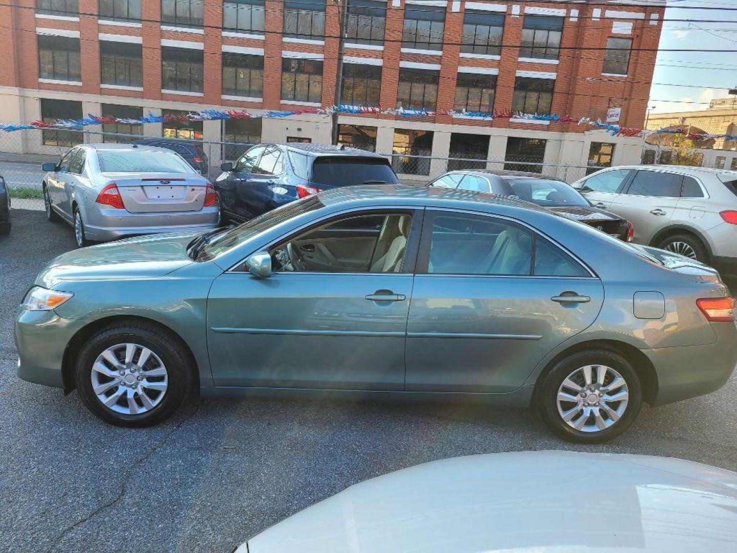 2010 GREEN TOYOTA CAMRY LE (4T1BF3EK2AU) with an 2.5L engine, Automatic transmission, located at 7981 Paxton Street, Harrisburg, PA, 17111, (717) 561-2926, 40.261490, -76.749229 - WE FINANCE!!! Good Credit/ Bad Credit/ No Credit - ALL Trade-Ins Welcomed!!! ***Guaranteed Credit Approval*** APPLY ONLINE or CALL us TODAY ;) Internet Prices and Marketplace Prices are SPECIAL discounted ***CASH DEALS*** Retail Prices are higher. Please call us to discuss your cash and finan - Photo#1