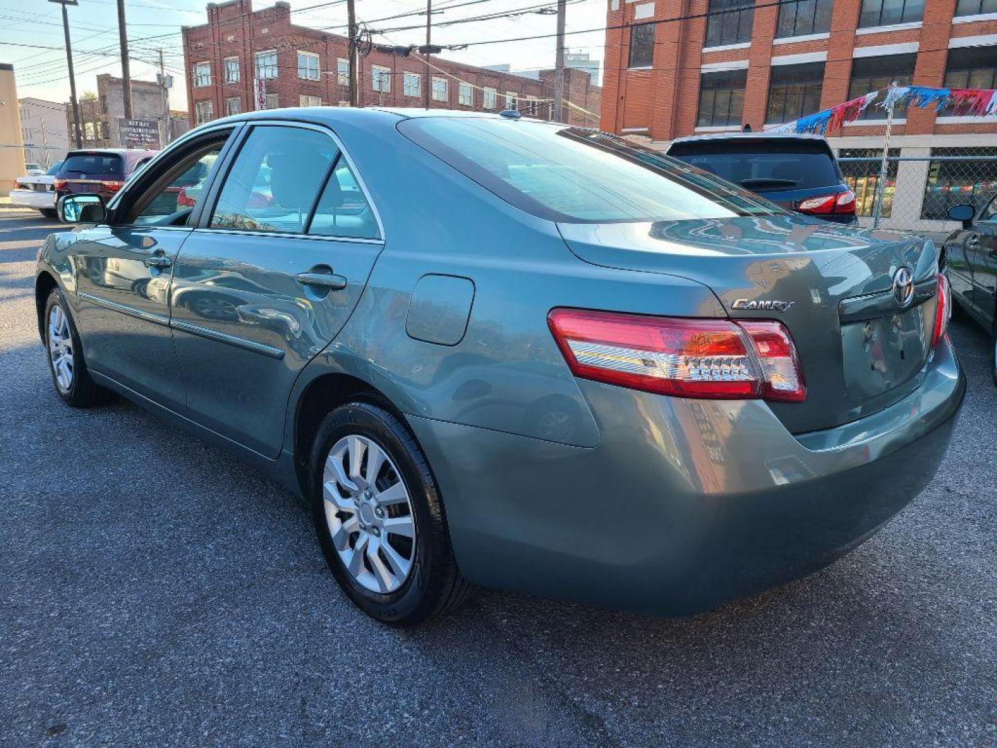 2010 GREEN TOYOTA CAMRY LE (4T1BF3EK2AU) with an 2.5L engine, Automatic transmission, located at 7981 Paxton Street, Harrisburg, PA, 17111, (717) 561-2926, 40.261490, -76.749229 - WE FINANCE!!! Good Credit/ Bad Credit/ No Credit - ALL Trade-Ins Welcomed!!! ***Guaranteed Credit Approval*** APPLY ONLINE or CALL us TODAY ;) Internet Prices and Marketplace Prices are SPECIAL discounted ***CASH DEALS*** Retail Prices are higher. Please call us to discuss your cash and finan - Photo#2