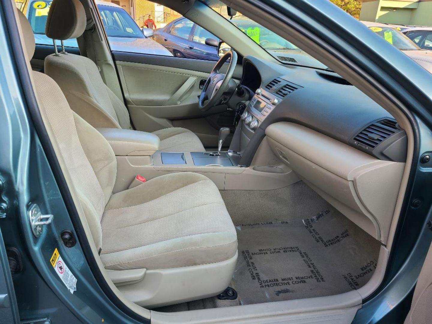 2010 GREEN TOYOTA CAMRY LE (4T1BF3EK2AU) with an 2.5L engine, Automatic transmission, located at 7981 Paxton Street, Harrisburg, PA, 17111, (717) 561-2926, 40.261490, -76.749229 - WE FINANCE!!! Good Credit/ Bad Credit/ No Credit - ALL Trade-Ins Welcomed!!! ***Guaranteed Credit Approval*** APPLY ONLINE or CALL us TODAY ;) Internet Prices and Marketplace Prices are SPECIAL discounted ***CASH DEALS*** Retail Prices are higher. Please call us to discuss your cash and finan - Photo#8