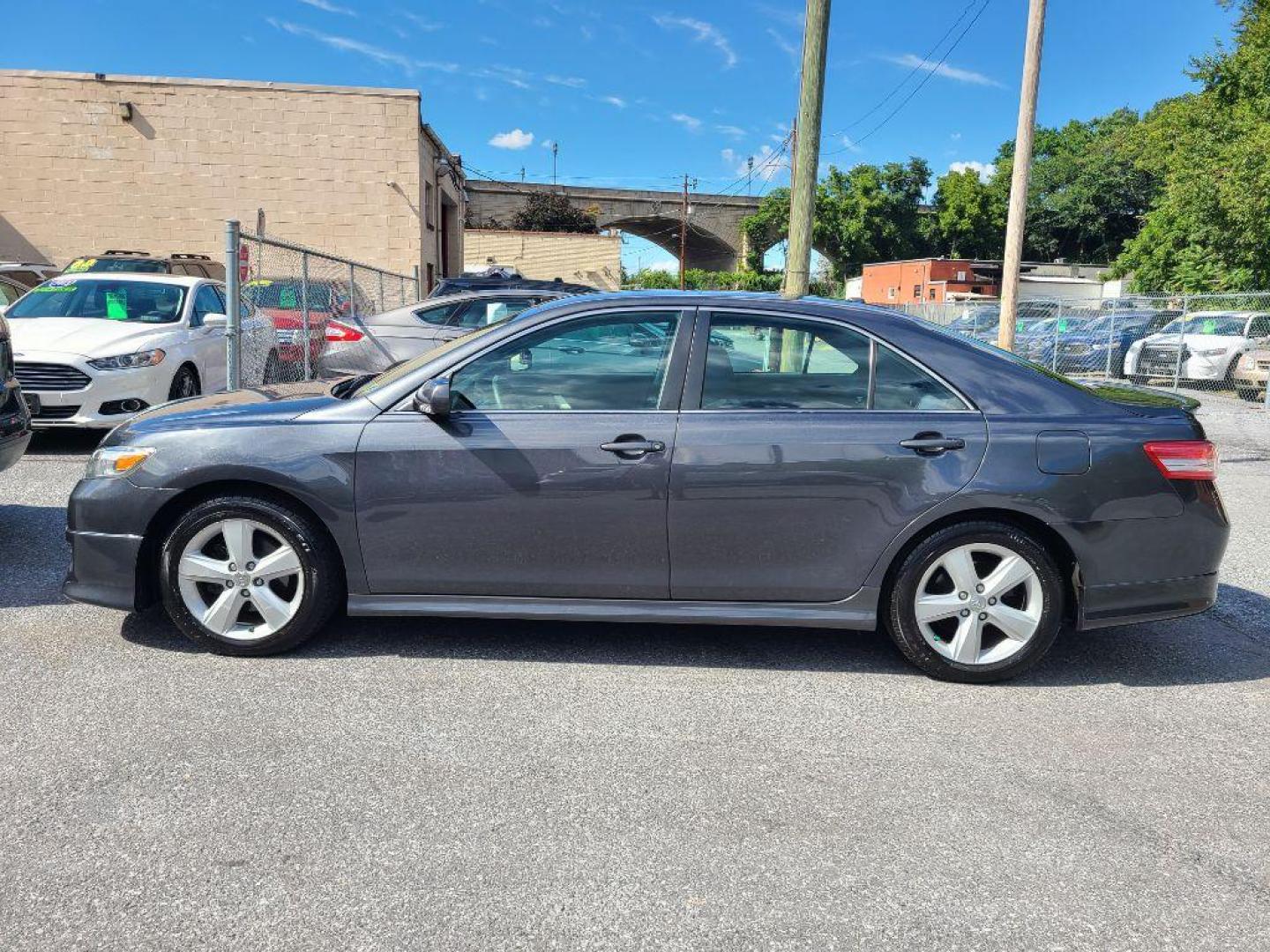 2010 GRAY TOYOTA CAMRY BASE (4T1BF3EK2AU) with an 2.5L engine, Automatic transmission, located at 117 North Cameron Street, Harrisburg, PA, 17101, (717) 963-8962, 40.266762, -76.875259 - WE FINANCE!!! Good Credit/ Bad Credit/ No Credit - ALL Trade-Ins Welcomed!!! ***Guaranteed Credit Approval*** APPLY ONLINE or CALL us TODAY ;) Internet Prices and Marketplace Prices are SPECIAL discounted ***CASH DEALS*** Retail Prices are higher. Please call us to discuss your cash and finan - Photo#1