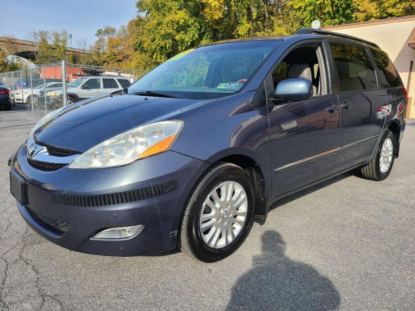 2010 GRAY TOYOTA SIENNA XLE LIMITED (5TDDK4CC1AS) with an 3.5L engine, Automatic transmission, located at 117 North Cameron Street, Harrisburg, PA, 17101, (717) 963-8962, 40.266762, -76.875259 - WE FINANCE!!! Good Credit/ Bad Credit/ No Credit - ALL Trade-Ins Welcomed!!! ***Guaranteed Credit Approval*** APPLY ONLINE or CALL us TODAY ;) Internet Prices and Marketplace Prices are SPECIAL discounted ***CASH DEALS*** Retail Prices are higher. Please call us to discuss your cash and finan - Photo#0