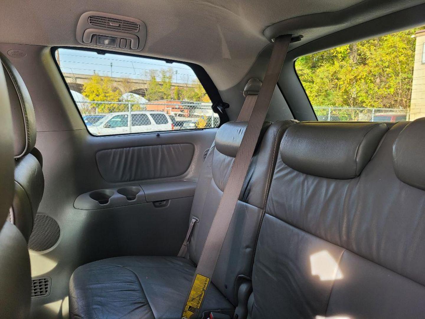 2010 GRAY TOYOTA SIENNA XLE LIMITED (5TDDK4CC1AS) with an 3.5L engine, Automatic transmission, located at 117 North Cameron Street, Harrisburg, PA, 17101, (717) 963-8962, 40.266762, -76.875259 - WE FINANCE!!! Good Credit/ Bad Credit/ No Credit - ALL Trade-Ins Welcomed!!! ***Guaranteed Credit Approval*** APPLY ONLINE or CALL us TODAY ;) Internet Prices and Marketplace Prices are SPECIAL discounted ***CASH DEALS*** Retail Prices are higher. Please call us to discuss your cash and finan - Photo#14