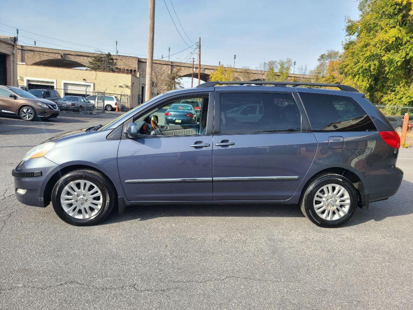 2010 GRAY TOYOTA SIENNA XLE LIMITED (5TDDK4CC1AS) with an 3.5L engine, Automatic transmission, located at 117 North Cameron Street, Harrisburg, PA, 17101, (717) 963-8962, 40.266762, -76.875259 - WE FINANCE!!! Good Credit/ Bad Credit/ No Credit - ALL Trade-Ins Welcomed!!! ***Guaranteed Credit Approval*** APPLY ONLINE or CALL us TODAY ;) Internet Prices and Marketplace Prices are SPECIAL discounted ***CASH DEALS*** Retail Prices are higher. Please call us to discuss your cash and finan - Photo#1