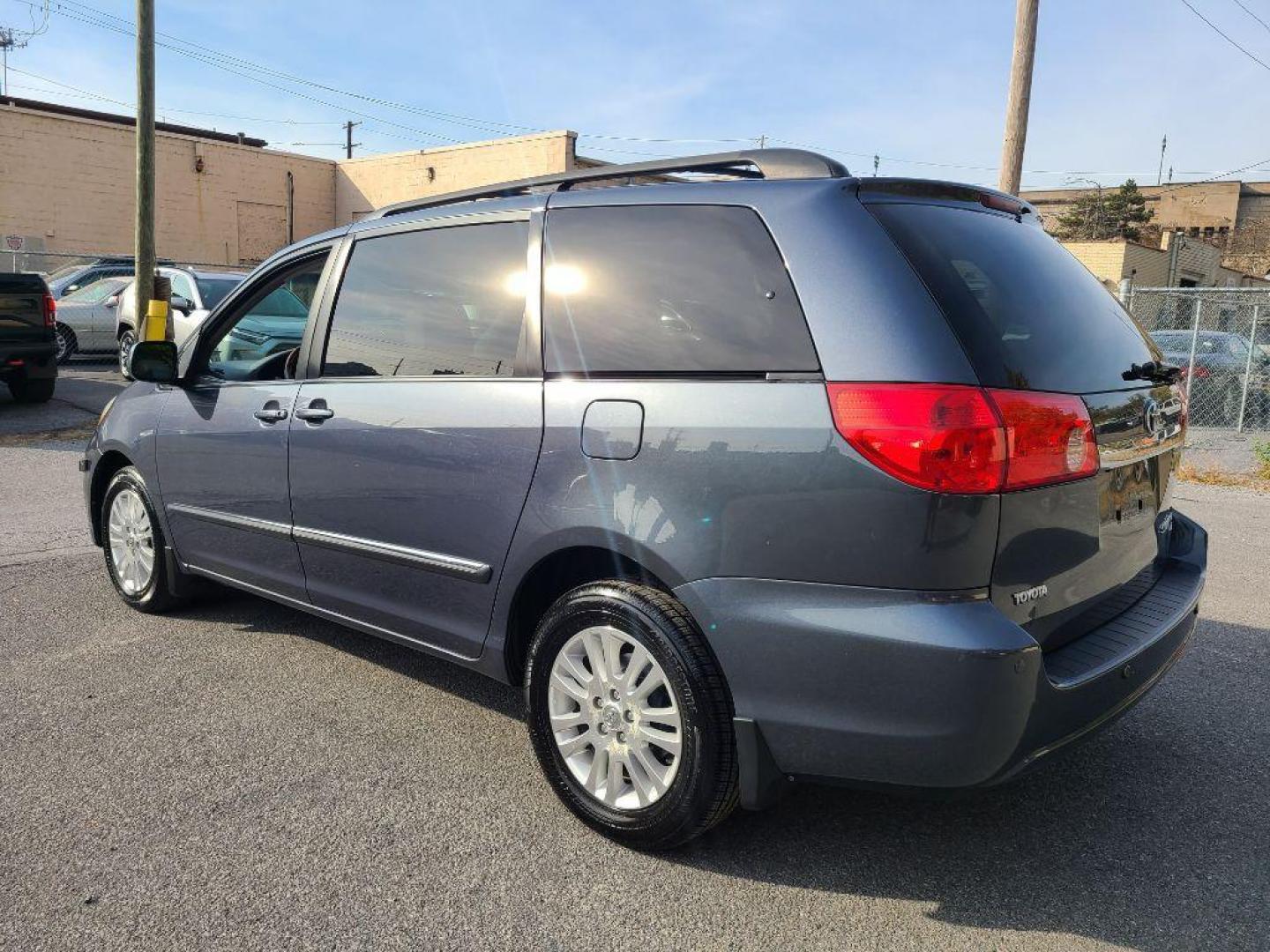 2010 GRAY TOYOTA SIENNA XLE LIMITED (5TDDK4CC1AS) with an 3.5L engine, Automatic transmission, located at 117 North Cameron Street, Harrisburg, PA, 17101, (717) 963-8962, 40.266762, -76.875259 - WE FINANCE!!! Good Credit/ Bad Credit/ No Credit - ALL Trade-Ins Welcomed!!! ***Guaranteed Credit Approval*** APPLY ONLINE or CALL us TODAY ;) Internet Prices and Marketplace Prices are SPECIAL discounted ***CASH DEALS*** Retail Prices are higher. Please call us to discuss your cash and finan - Photo#2
