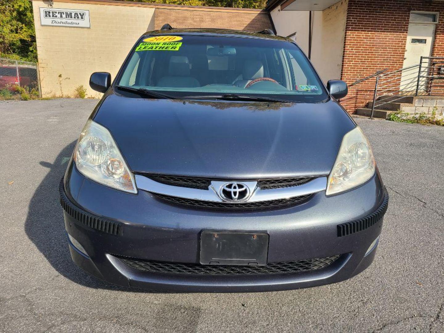 2010 GRAY TOYOTA SIENNA XLE LIMITED (5TDDK4CC1AS) with an 3.5L engine, Automatic transmission, located at 117 North Cameron Street, Harrisburg, PA, 17101, (717) 963-8962, 40.266762, -76.875259 - WE FINANCE!!! Good Credit/ Bad Credit/ No Credit - ALL Trade-Ins Welcomed!!! ***Guaranteed Credit Approval*** APPLY ONLINE or CALL us TODAY ;) Internet Prices and Marketplace Prices are SPECIAL discounted ***CASH DEALS*** Retail Prices are higher. Please call us to discuss your cash and finan - Photo#7