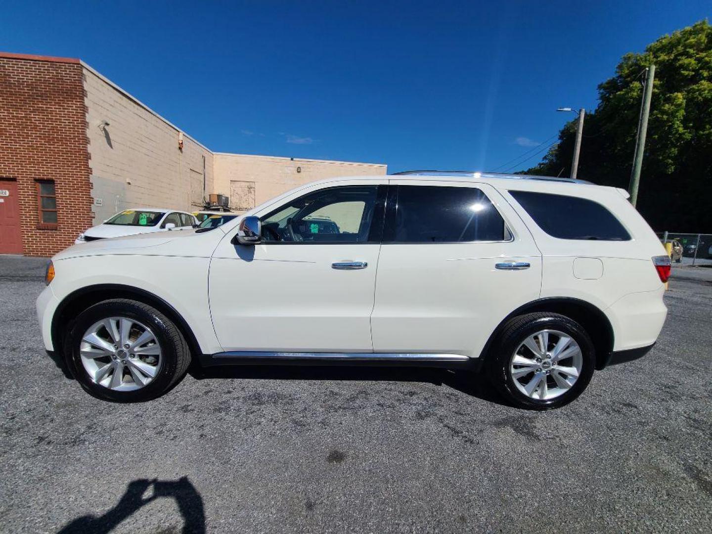2011 WHITE DODGE DURANGO CREW (1D4RE4GG5BC) with an 3.6L engine, Automatic transmission, located at 117 North Cameron Street, Harrisburg, PA, 17101, (717) 963-8962, 40.266762, -76.875259 - WE FINANCE!!! Good Credit/ Bad Credit/ No Credit - ALL Trade-Ins Welcomed!!! ***Guaranteed Credit Approval*** APPLY ONLINE or CALL us TODAY ;) Internet Prices and Marketplace Prices are SPECIAL discounted ***CASH DEALS*** Retail Prices are higher. Please call us to discuss your cash and finan - Photo#1