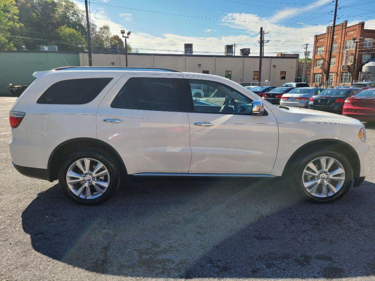 2011 WHITE DODGE DURANGO CREW (1D4RE4GG5BC) with an 3.6L engine, Automatic transmission, located at 117 North Cameron Street, Harrisburg, PA, 17101, (717) 963-8962, 40.266762, -76.875259 - WE FINANCE!!! Good Credit/ Bad Credit/ No Credit - ALL Trade-Ins Welcomed!!! ***Guaranteed Credit Approval*** APPLY ONLINE or CALL us TODAY ;) Internet Prices and Marketplace Prices are SPECIAL discounted ***CASH DEALS*** Retail Prices are higher. Please call us to discuss your cash and finan - Photo#5