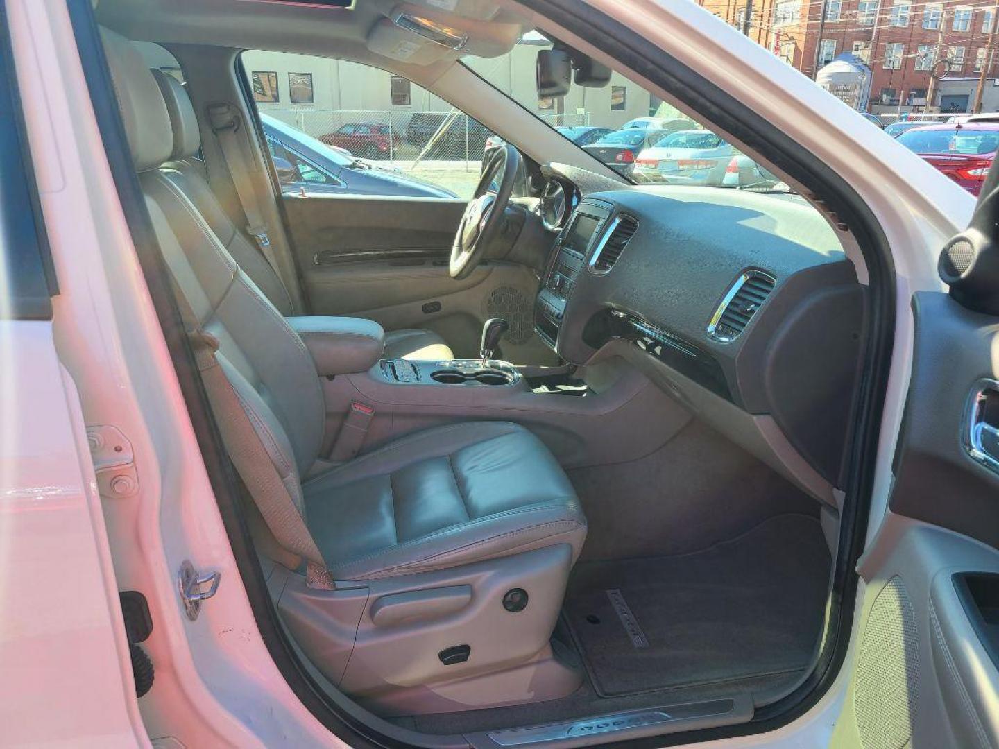 2011 WHITE DODGE DURANGO CREW (1D4RE4GG5BC) with an 3.6L engine, Automatic transmission, located at 117 North Cameron Street, Harrisburg, PA, 17101, (717) 963-8962, 40.266762, -76.875259 - WE FINANCE!!! Good Credit/ Bad Credit/ No Credit - ALL Trade-Ins Welcomed!!! ***Guaranteed Credit Approval*** APPLY ONLINE or CALL us TODAY ;) Internet Prices and Marketplace Prices are SPECIAL discounted ***CASH DEALS*** Retail Prices are higher. Please call us to discuss your cash and finan - Photo#9