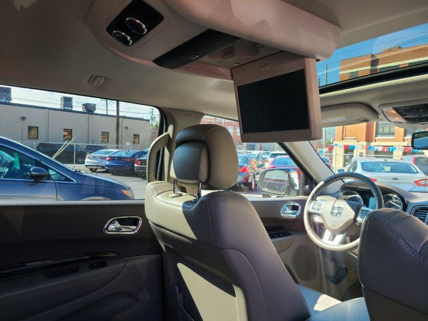 2011 WHITE DODGE DURANGO CREW (1D4RE4GG5BC) with an 3.6L engine, Automatic transmission, located at 117 North Cameron Street, Harrisburg, PA, 17101, (717) 963-8962, 40.266762, -76.875259 - WE FINANCE!!! Good Credit/ Bad Credit/ No Credit - ALL Trade-Ins Welcomed!!! ***Guaranteed Credit Approval*** APPLY ONLINE or CALL us TODAY ;) Internet Prices and Marketplace Prices are SPECIAL discounted ***CASH DEALS*** Retail Prices are higher. Please call us to discuss your cash and finan - Photo#10