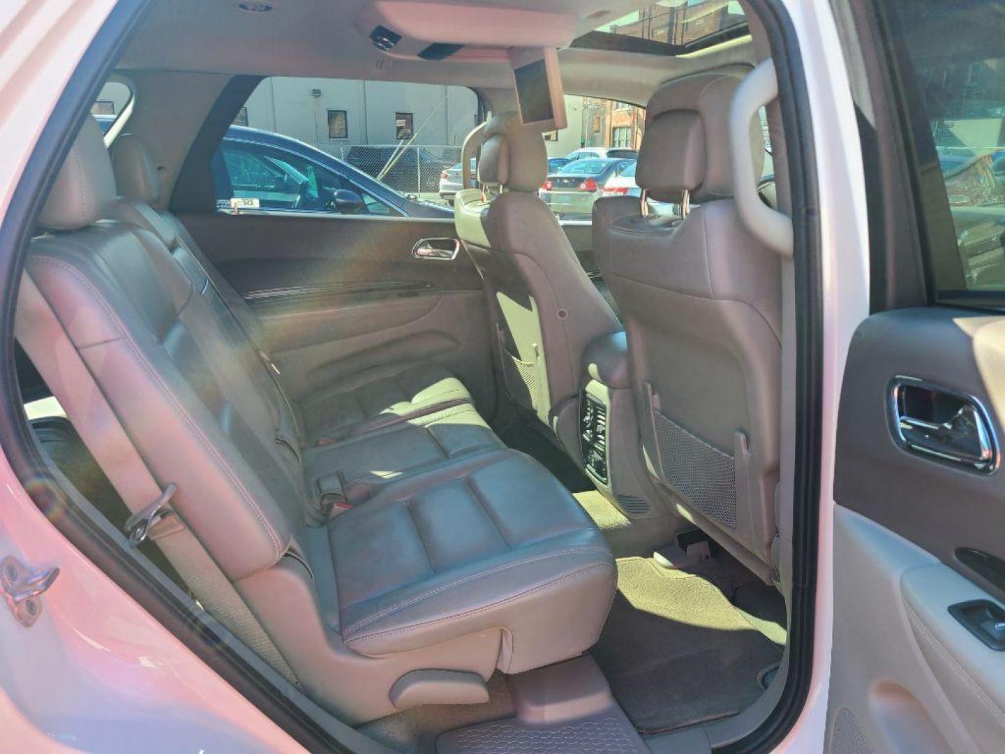 2011 WHITE DODGE DURANGO CREW (1D4RE4GG5BC) with an 3.6L engine, Automatic transmission, located at 117 North Cameron Street, Harrisburg, PA, 17101, (717) 963-8962, 40.266762, -76.875259 - WE FINANCE!!! Good Credit/ Bad Credit/ No Credit - ALL Trade-Ins Welcomed!!! ***Guaranteed Credit Approval*** APPLY ONLINE or CALL us TODAY ;) Internet Prices and Marketplace Prices are SPECIAL discounted ***CASH DEALS*** Retail Prices are higher. Please call us to discuss your cash and finan - Photo#12