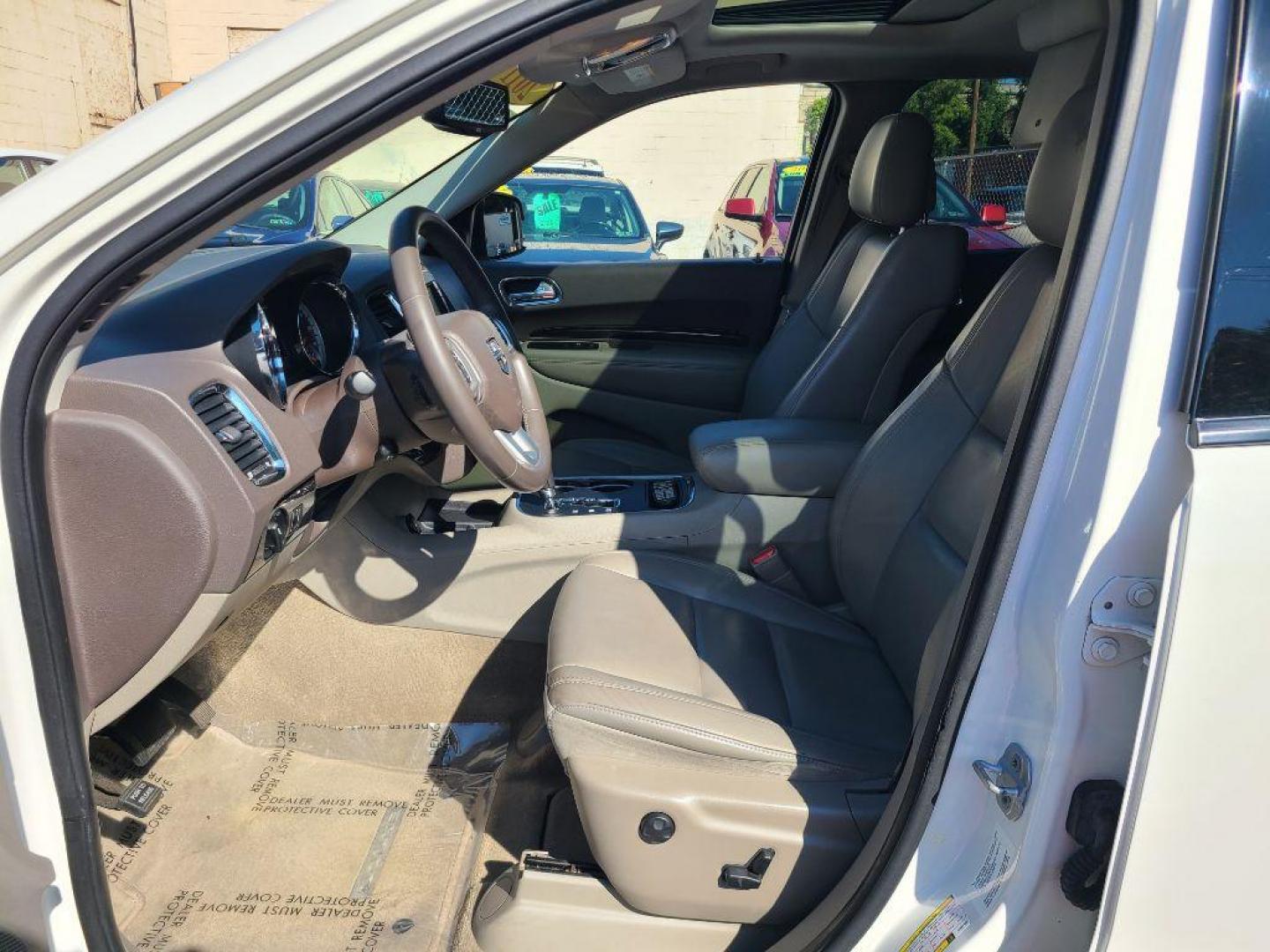 2011 WHITE DODGE DURANGO CREW (1D4RE4GG5BC) with an 3.6L engine, Automatic transmission, located at 117 North Cameron Street, Harrisburg, PA, 17101, (717) 963-8962, 40.266762, -76.875259 - WE FINANCE!!! Good Credit/ Bad Credit/ No Credit - ALL Trade-Ins Welcomed!!! ***Guaranteed Credit Approval*** APPLY ONLINE or CALL us TODAY ;) Internet Prices and Marketplace Prices are SPECIAL discounted ***CASH DEALS*** Retail Prices are higher. Please call us to discuss your cash and finan - Photo#16