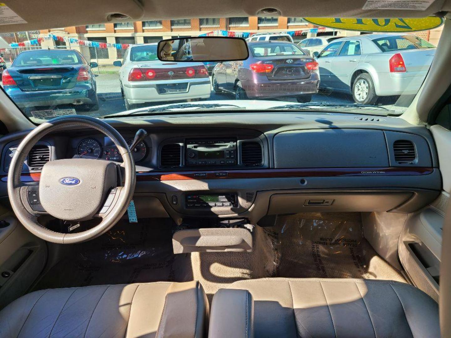2011 WHITE FORD CROWN VICTORIA LX (2FABP7EV0BX) with an 4.6L engine, Automatic transmission, located at 7981 Paxton Street, Harrisburg, PA, 17111, (717) 561-2926, 40.261490, -76.749229 - WE FINANCE!!! Good Credit/ Bad Credit/ No Credit - ALL Trade-Ins Welcomed!!! ***Guaranteed Credit Approval*** APPLY ONLINE or CALL us TODAY ;) Internet Prices and Marketplace Prices are SPECIAL discounted ***CASH DEALS*** Retail Prices are higher. Please call us to discuss your cash and finan - Photo#9