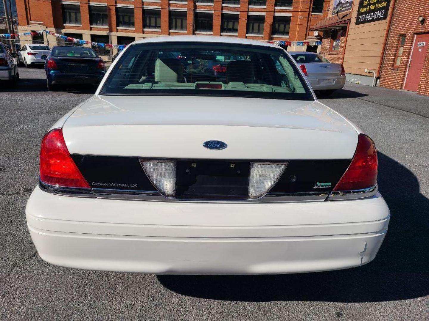 2011 WHITE FORD CROWN VICTORIA LX (2FABP7EV0BX) with an 4.6L engine, Automatic transmission, located at 7981 Paxton Street, Harrisburg, PA, 17111, (717) 561-2926, 40.261490, -76.749229 - WE FINANCE!!! Good Credit/ Bad Credit/ No Credit - ALL Trade-Ins Welcomed!!! ***Guaranteed Credit Approval*** APPLY ONLINE or CALL us TODAY ;) Internet Prices and Marketplace Prices are SPECIAL discounted ***CASH DEALS*** Retail Prices are higher. Please call us to discuss your cash and finan - Photo#3
