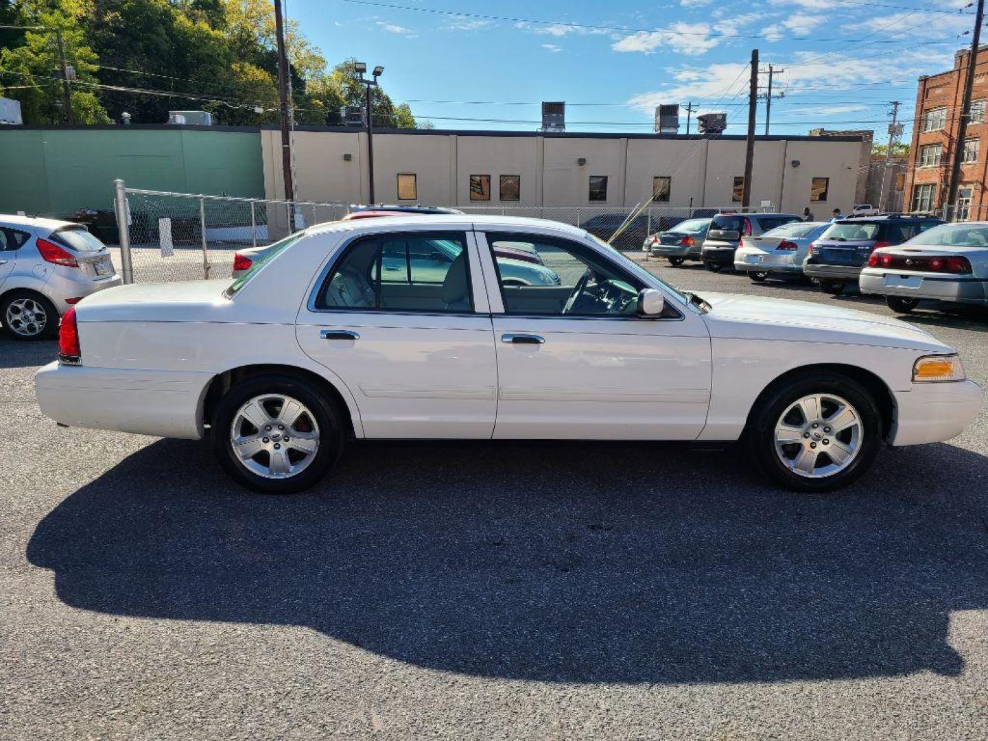 2011 WHITE FORD CROWN VICTORIA LX (2FABP7EV0BX) with an 4.6L engine, Automatic transmission, located at 7981 Paxton Street, Harrisburg, PA, 17111, (717) 561-2926, 40.261490, -76.749229 - WE FINANCE!!! Good Credit/ Bad Credit/ No Credit - ALL Trade-Ins Welcomed!!! ***Guaranteed Credit Approval*** APPLY ONLINE or CALL us TODAY ;) Internet Prices and Marketplace Prices are SPECIAL discounted ***CASH DEALS*** Retail Prices are higher. Please call us to discuss your cash and finan - Photo#5