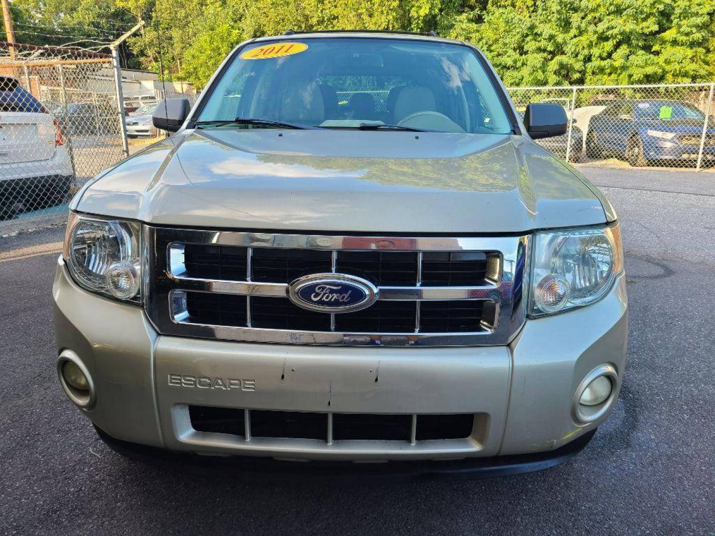 2011 GOLD FORD ESCAPE XLT (1FMCU0D75BK) with an 2.5L engine, Automatic transmission, located at 117 North Cameron Street, Harrisburg, PA, 17101, (717) 963-8962, 40.266762, -76.875259 - WE FINANCE!!! Good Credit/ Bad Credit/ No Credit - ALL Trade-Ins Welcomed!!! ***Guaranteed Credit Approval*** APPLY ONLINE or CALL us TODAY ;) Internet Prices and Marketplace Prices are SPECIAL discounted ***CASH DEALS*** Retail Prices are higher. Please call us to discuss your cash and finan - Photo#7