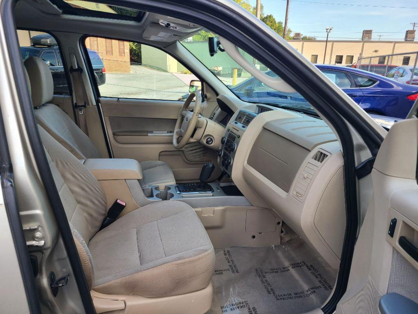 2011 GOLD FORD ESCAPE XLT (1FMCU0D75BK) with an 2.5L engine, Automatic transmission, located at 117 North Cameron Street, Harrisburg, PA, 17101, (717) 963-8962, 40.266762, -76.875259 - WE FINANCE!!! Good Credit/ Bad Credit/ No Credit - ALL Trade-Ins Welcomed!!! ***Guaranteed Credit Approval*** APPLY ONLINE or CALL us TODAY ;) Internet Prices and Marketplace Prices are SPECIAL discounted ***CASH DEALS*** Retail Prices are higher. Please call us to discuss your cash and finan - Photo#8