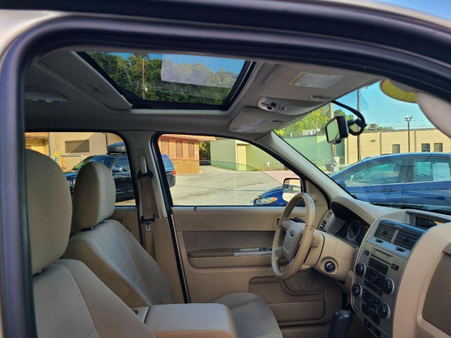 2011 GOLD FORD ESCAPE XLT (1FMCU0D75BK) with an 2.5L engine, Automatic transmission, located at 117 North Cameron Street, Harrisburg, PA, 17101, (717) 963-8962, 40.266762, -76.875259 - WE FINANCE!!! Good Credit/ Bad Credit/ No Credit - ALL Trade-Ins Welcomed!!! ***Guaranteed Credit Approval*** APPLY ONLINE or CALL us TODAY ;) Internet Prices and Marketplace Prices are SPECIAL discounted ***CASH DEALS*** Retail Prices are higher. Please call us to discuss your cash and finan - Photo#9