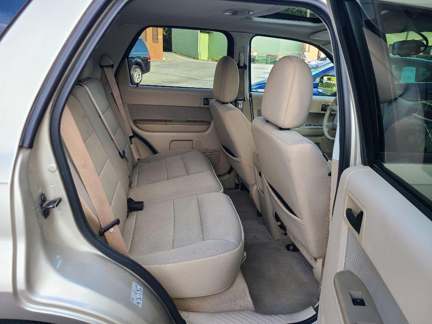 2011 GOLD FORD ESCAPE XLT (1FMCU0D75BK) with an 2.5L engine, Automatic transmission, located at 117 North Cameron Street, Harrisburg, PA, 17101, (717) 963-8962, 40.266762, -76.875259 - WE FINANCE!!! Good Credit/ Bad Credit/ No Credit - ALL Trade-Ins Welcomed!!! ***Guaranteed Credit Approval*** APPLY ONLINE or CALL us TODAY ;) Internet Prices and Marketplace Prices are SPECIAL discounted ***CASH DEALS*** Retail Prices are higher. Please call us to discuss your cash and finan - Photo#11