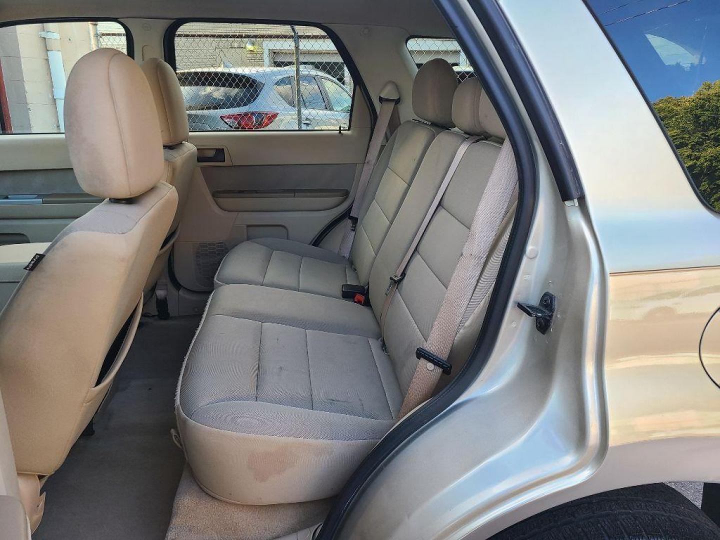 2011 GOLD FORD ESCAPE XLT (1FMCU0D75BK) with an 2.5L engine, Automatic transmission, located at 117 North Cameron Street, Harrisburg, PA, 17101, (717) 963-8962, 40.266762, -76.875259 - WE FINANCE!!! Good Credit/ Bad Credit/ No Credit - ALL Trade-Ins Welcomed!!! ***Guaranteed Credit Approval*** APPLY ONLINE or CALL us TODAY ;) Internet Prices and Marketplace Prices are SPECIAL discounted ***CASH DEALS*** Retail Prices are higher. Please call us to discuss your cash and finan - Photo#14