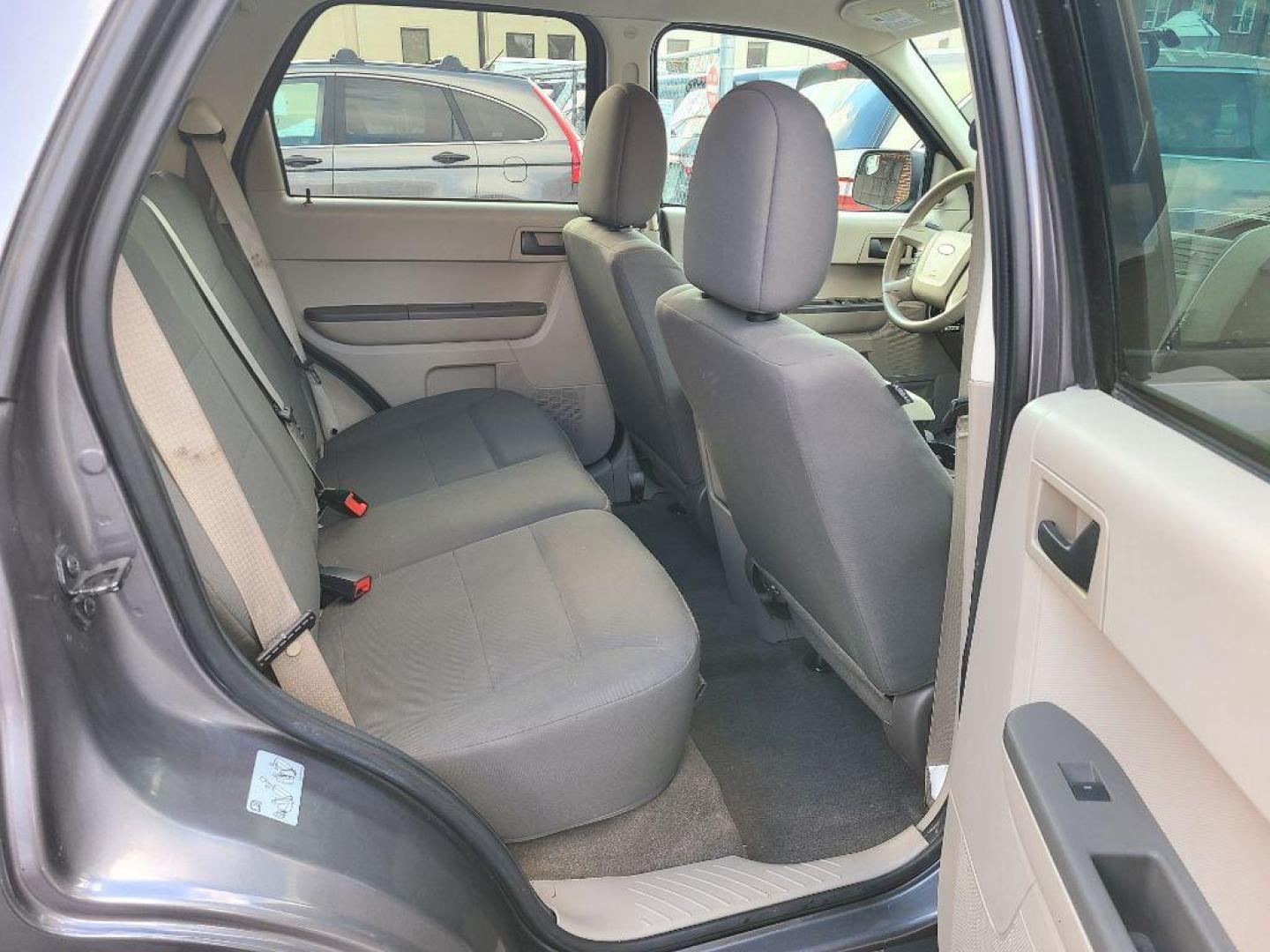2011 GRAY FORD ESCAPE XLS (1FMCU9C78BK) with an 2.5L engine, Automatic transmission, located at 7981 Paxton Street, Harrisburg, PA, 17111, (717) 561-2926, 40.261490, -76.749229 - WE FINANCE!!! Good Credit/ Bad Credit/ No Credit - ALL Trade-Ins Welcomed!!! ***Guaranteed Credit Approval*** APPLY ONLINE or CALL us TODAY ;) Internet Prices and Marketplace Prices are SPECIAL discounted ***CASH DEALS*** Retail Prices are higher. Please call us to discuss your cash and finan - Photo#10
