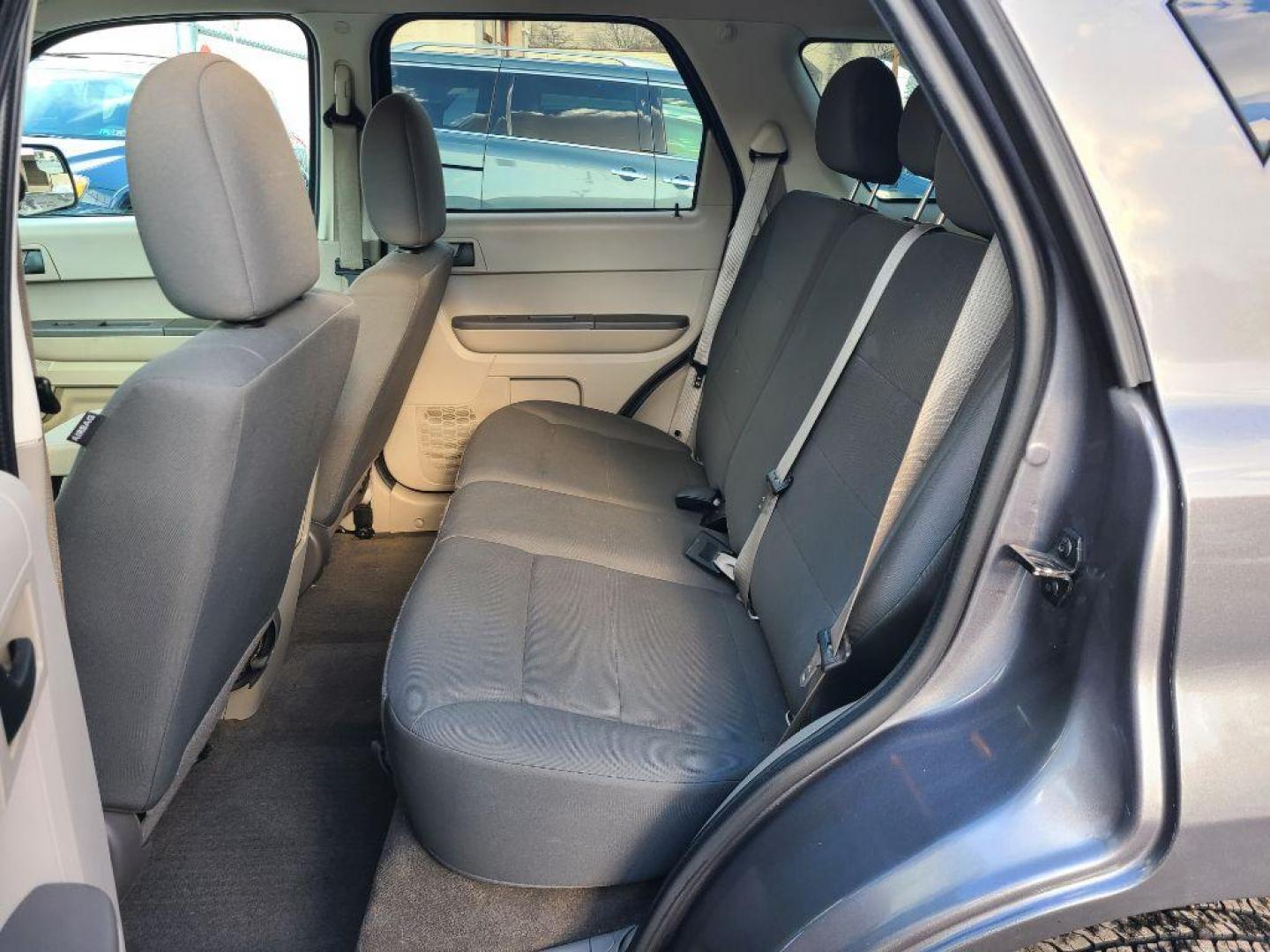 2011 GRAY FORD ESCAPE XLS (1FMCU9C78BK) with an 2.5L engine, Automatic transmission, located at 7981 Paxton Street, Harrisburg, PA, 17111, (717) 561-2926, 40.261490, -76.749229 - WE FINANCE!!! Good Credit/ Bad Credit/ No Credit - ALL Trade-Ins Welcomed!!! ***Guaranteed Credit Approval*** APPLY ONLINE or CALL us TODAY ;) Internet Prices and Marketplace Prices are SPECIAL discounted ***CASH DEALS*** Retail Prices are higher. Please call us to discuss your cash and finan - Photo#12