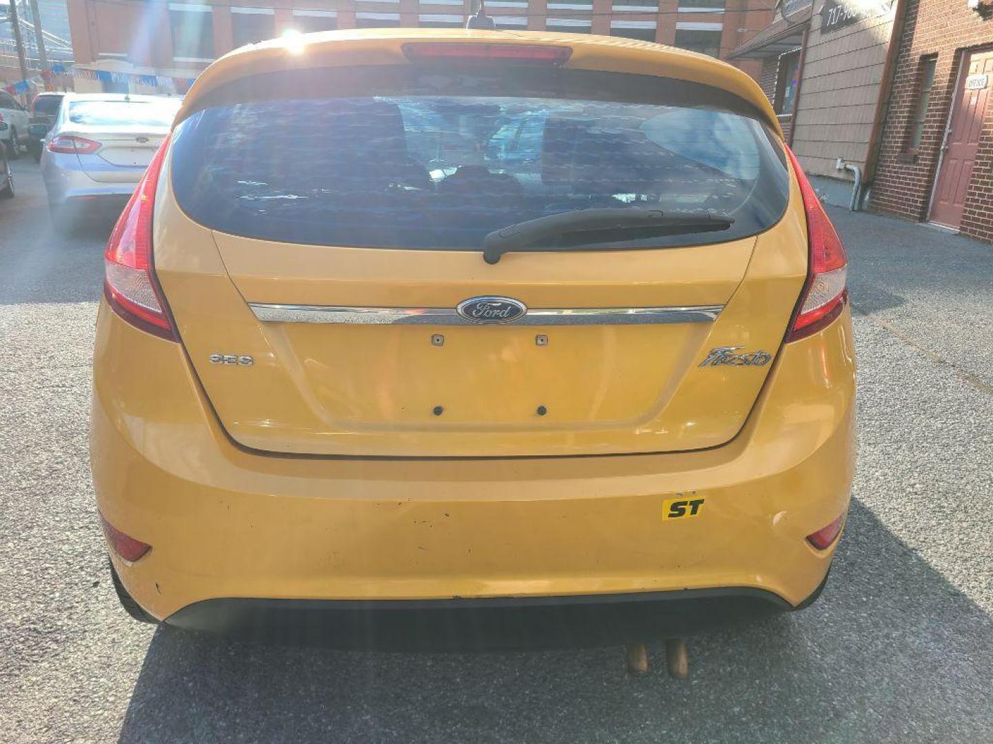 2011 GOLD FORD FIESTA SES (3FADP4FJ4BM) with an 1.6L engine, Automatic transmission, located at 117 North Cameron Street, Harrisburg, PA, 17101, (717) 963-8962, 40.266762, -76.875259 - WE FINANCE!!! Good Credit/ Bad Credit/ No Credit - ALL Trade-Ins Welcomed!!! ***Guaranteed Credit Approval*** APPLY ONLINE or CALL us TODAY ;) Please call us to discuss your cash and financing options. - Photo#3