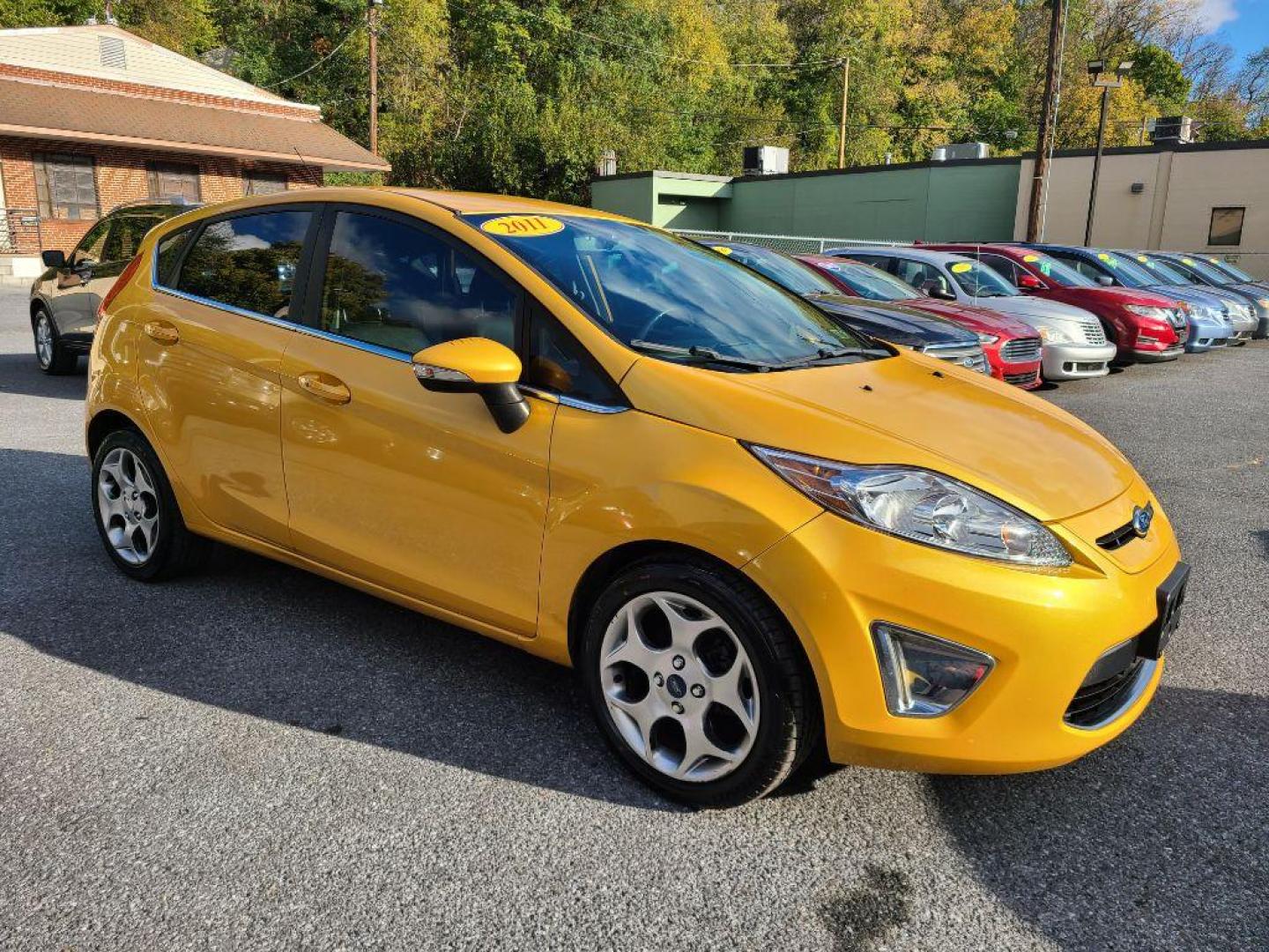 2011 GOLD FORD FIESTA SES (3FADP4FJ4BM) with an 1.6L engine, Automatic transmission, located at 117 North Cameron Street, Harrisburg, PA, 17101, (717) 963-8962, 40.266762, -76.875259 - WE FINANCE!!! Good Credit/ Bad Credit/ No Credit - ALL Trade-Ins Welcomed!!! ***Guaranteed Credit Approval*** APPLY ONLINE or CALL us TODAY ;) Please call us to discuss your cash and financing options. - Photo#6