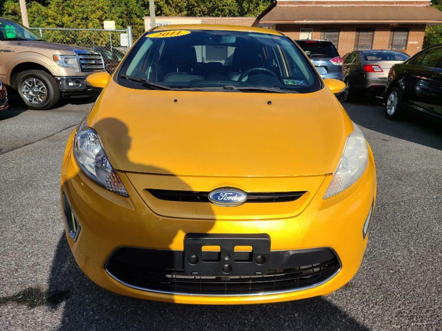 2011 GOLD FORD FIESTA SES (3FADP4FJ4BM) with an 1.6L engine, Automatic transmission, located at 117 North Cameron Street, Harrisburg, PA, 17101, (717) 963-8962, 40.266762, -76.875259 - WE FINANCE!!! Good Credit/ Bad Credit/ No Credit - ALL Trade-Ins Welcomed!!! ***Guaranteed Credit Approval*** APPLY ONLINE or CALL us TODAY ;) Please call us to discuss your cash and financing options. - Photo#7