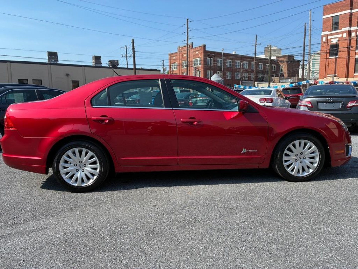 2011 RED FORD FUSION HYBRID (3FADP0L32BR) with an 2.5L engine, Continuously Variable transmission, located at 117 North Cameron Street, Harrisburg, PA, 17101, (717) 963-8962, 40.266762, -76.875259 - WE FINANCE!!! MOST vehicles are available for financing. Good Credit/ Challenged Credit/ No Credit - ALL Trade-Ins Welcomed!!! APPLY ONLINE or CALL us TODAY Please call us to discuss your cash and/or financing options. Thanks for checking our inventory! We're here to help.- Photo#5