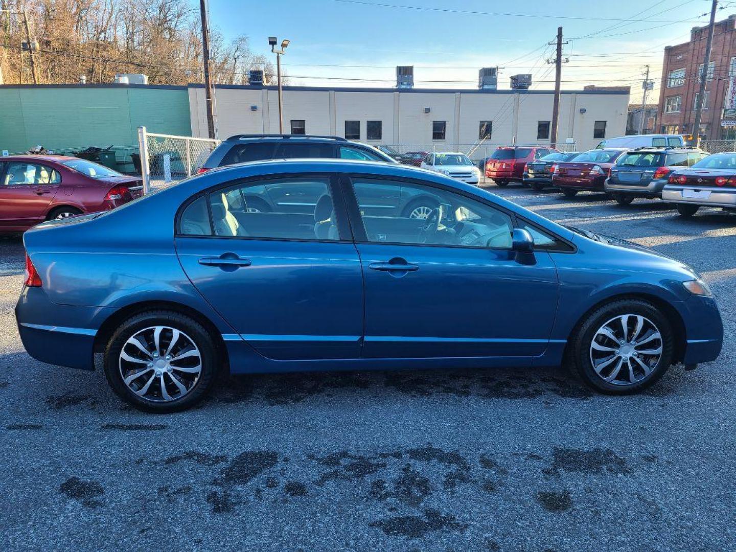 2011 BLUE HONDA CIVIC LX (2HGFA1F58BH) with an 1.8L engine, Automatic transmission, located at 117 North Cameron Street, Harrisburg, PA, 17101, (717) 963-8962, 40.266762, -76.875259 - WE FINANCE!!! Good Credit/ Bad Credit/ No Credit - ALL Trade-Ins Welcomed!!! ***Guaranteed Credit Approval*** APPLY ONLINE or CALL us TODAY ;) Internet Prices and Marketplace Prices are SPECIAL discounted ***CASH DEALS*** Retail Prices are higher. Please call us to discuss your cash and finan - Photo#5